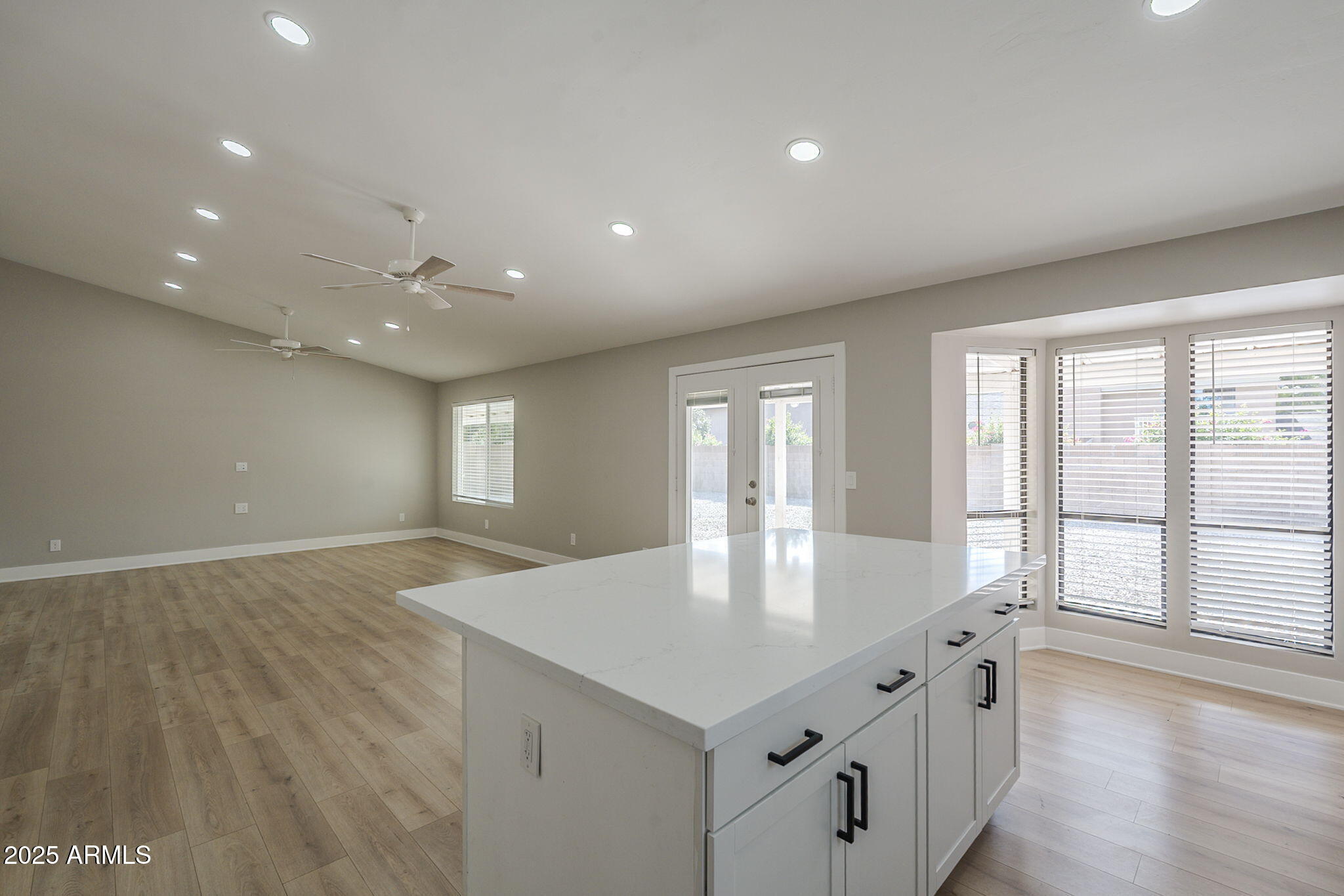 6443 E SANDRA Terrace