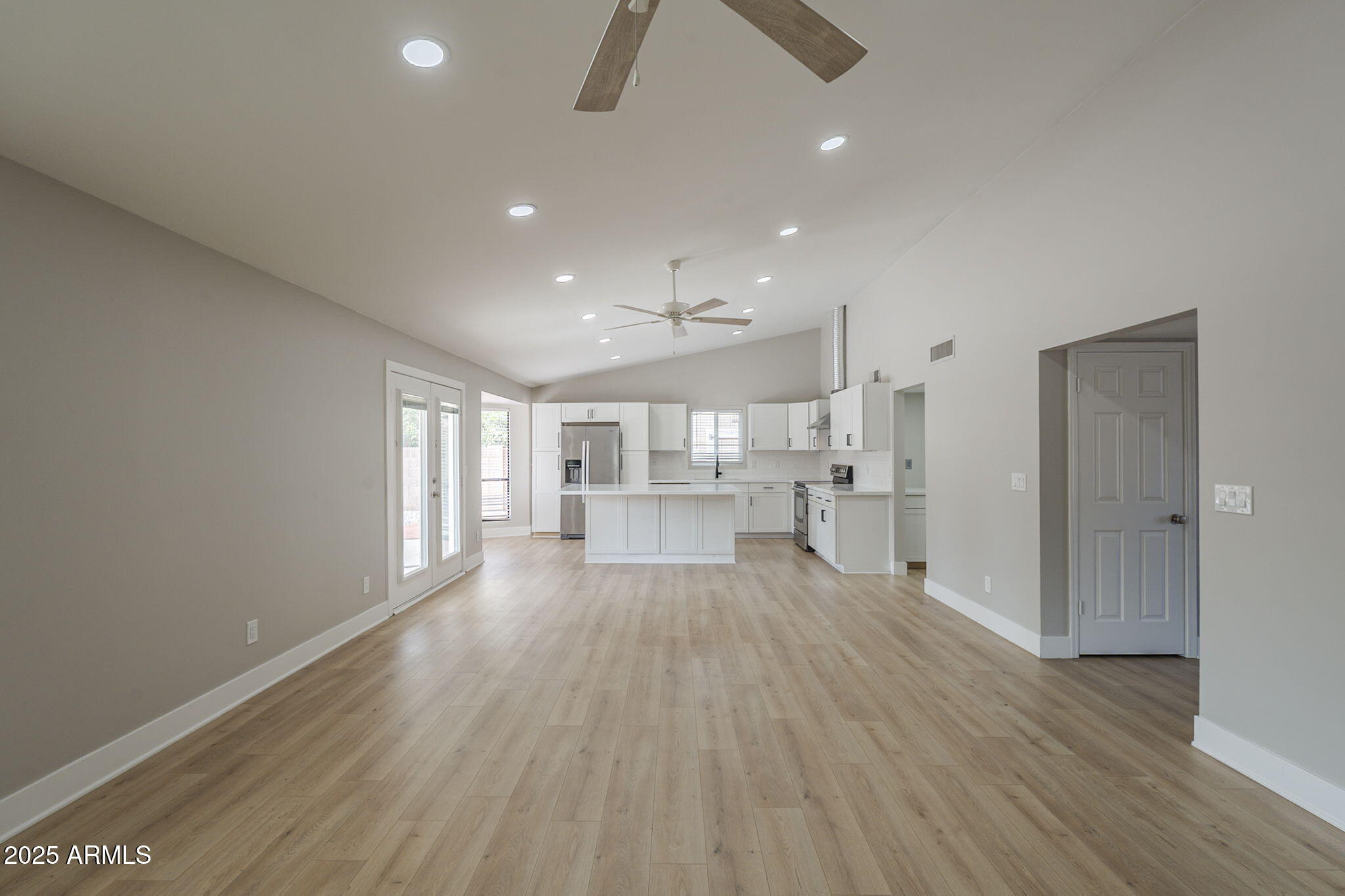 6443 E SANDRA Terrace