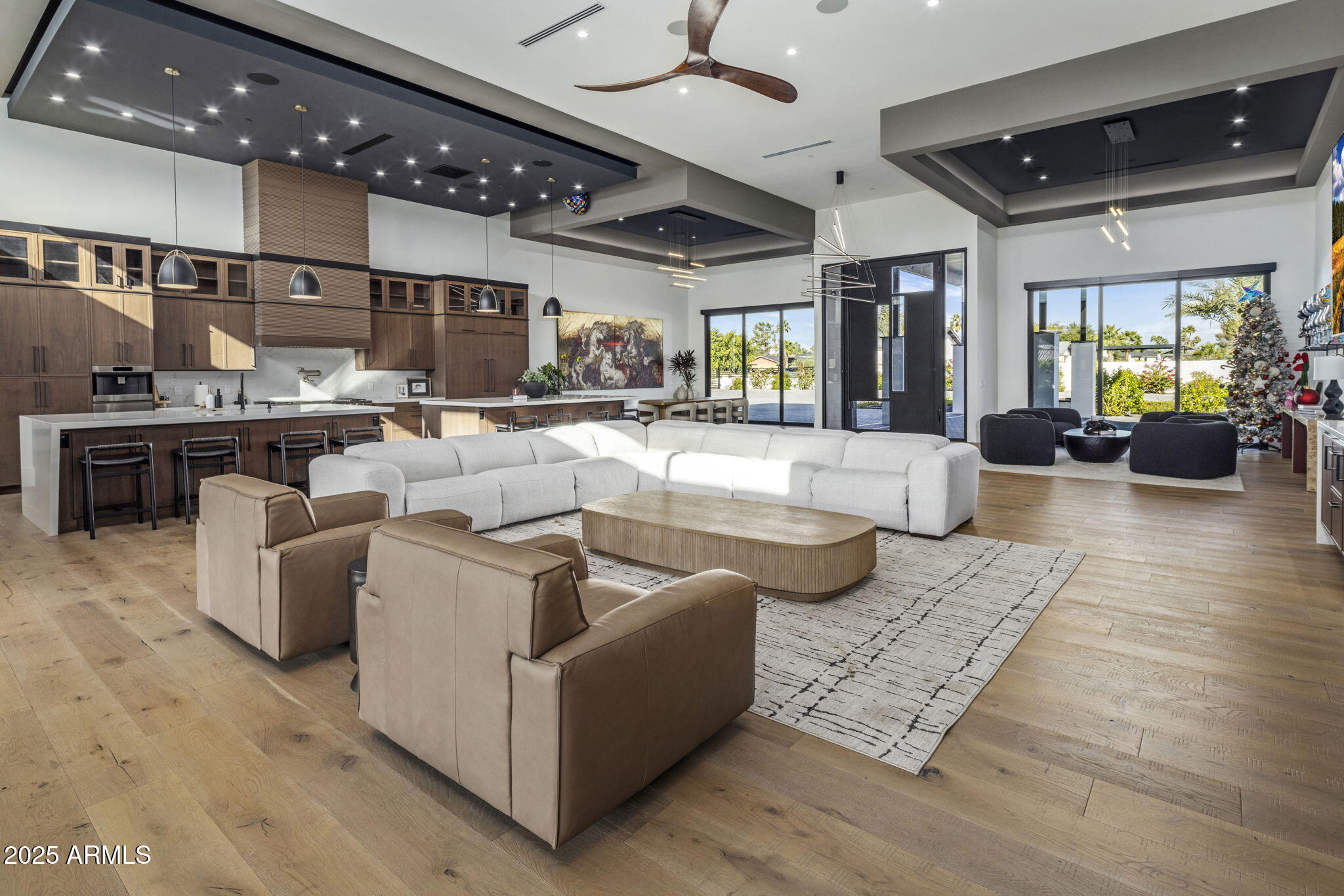 7627 E SUNNYSIDE Drive