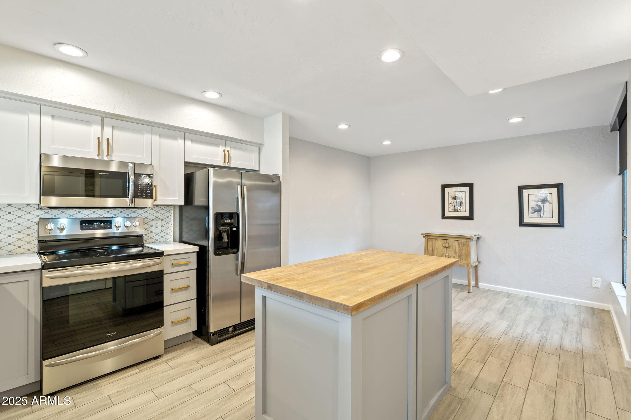 7401 N SCOTTSDALE Road 24