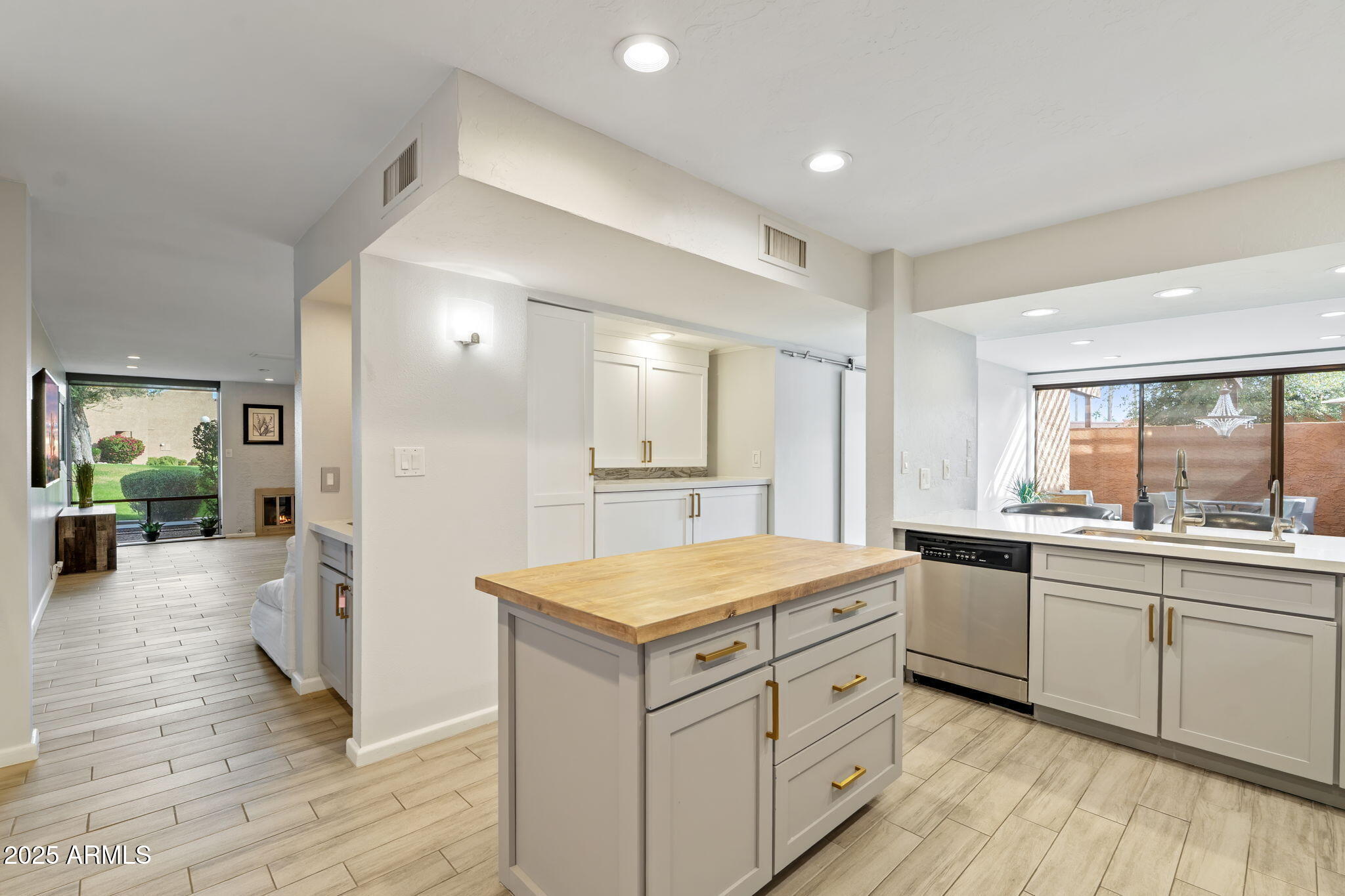7401 N SCOTTSDALE Road 24