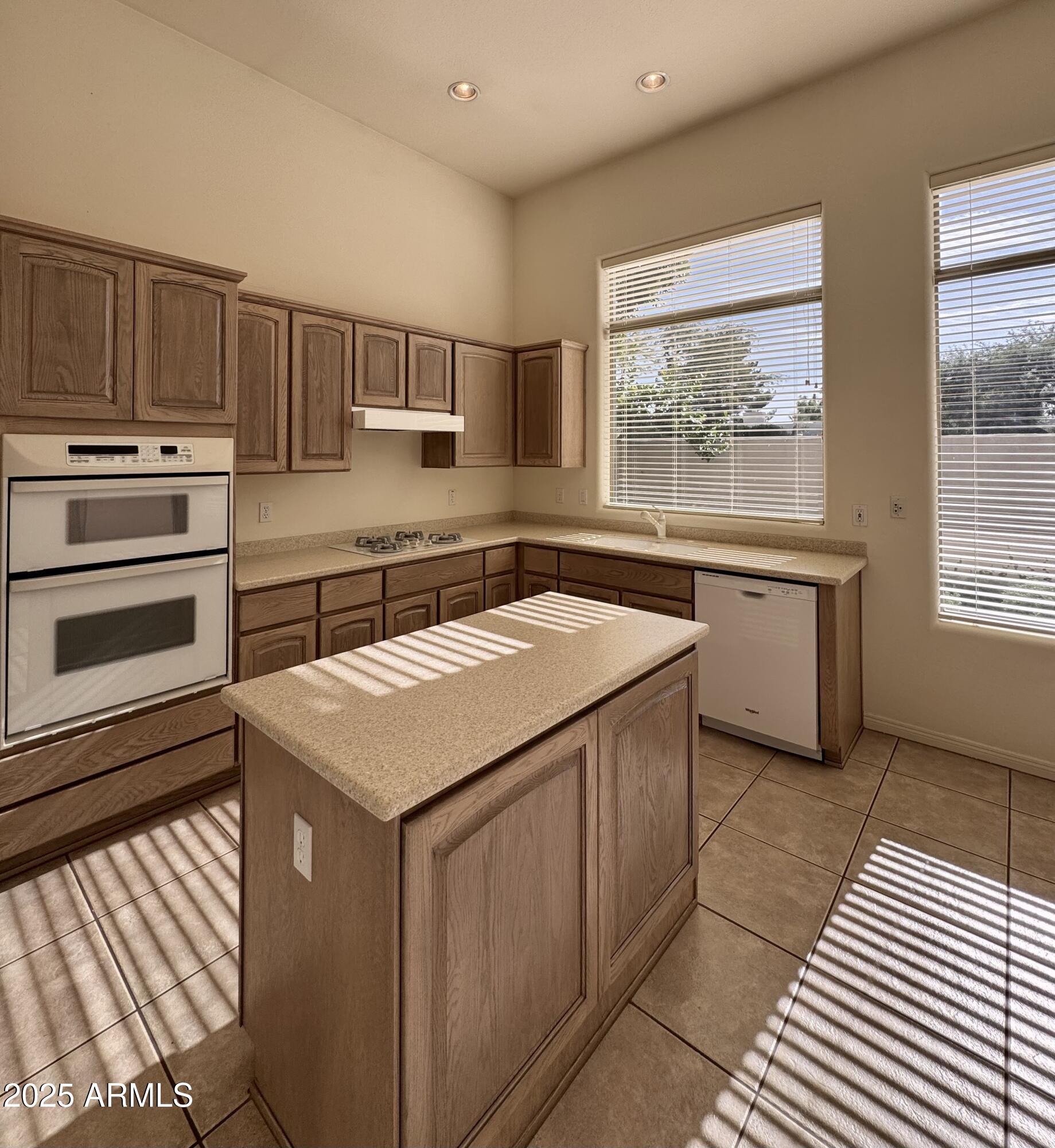 7307 E VAQUERO Drive