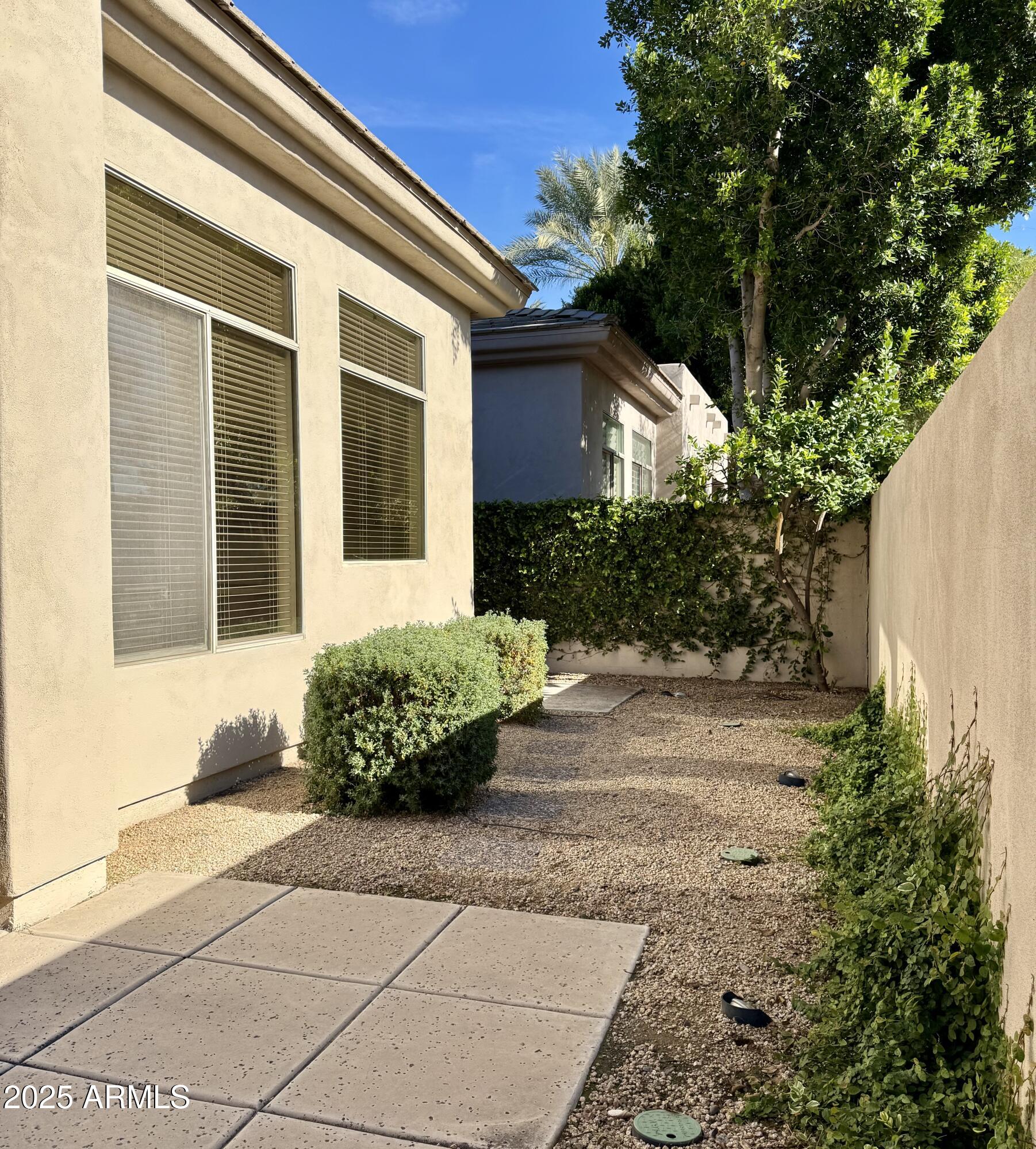 7307 E VAQUERO Drive