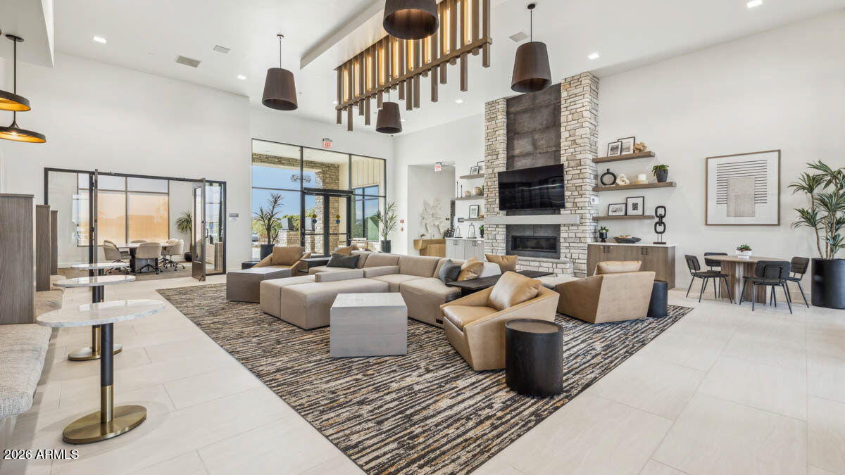 2532 W Shanley Avenue