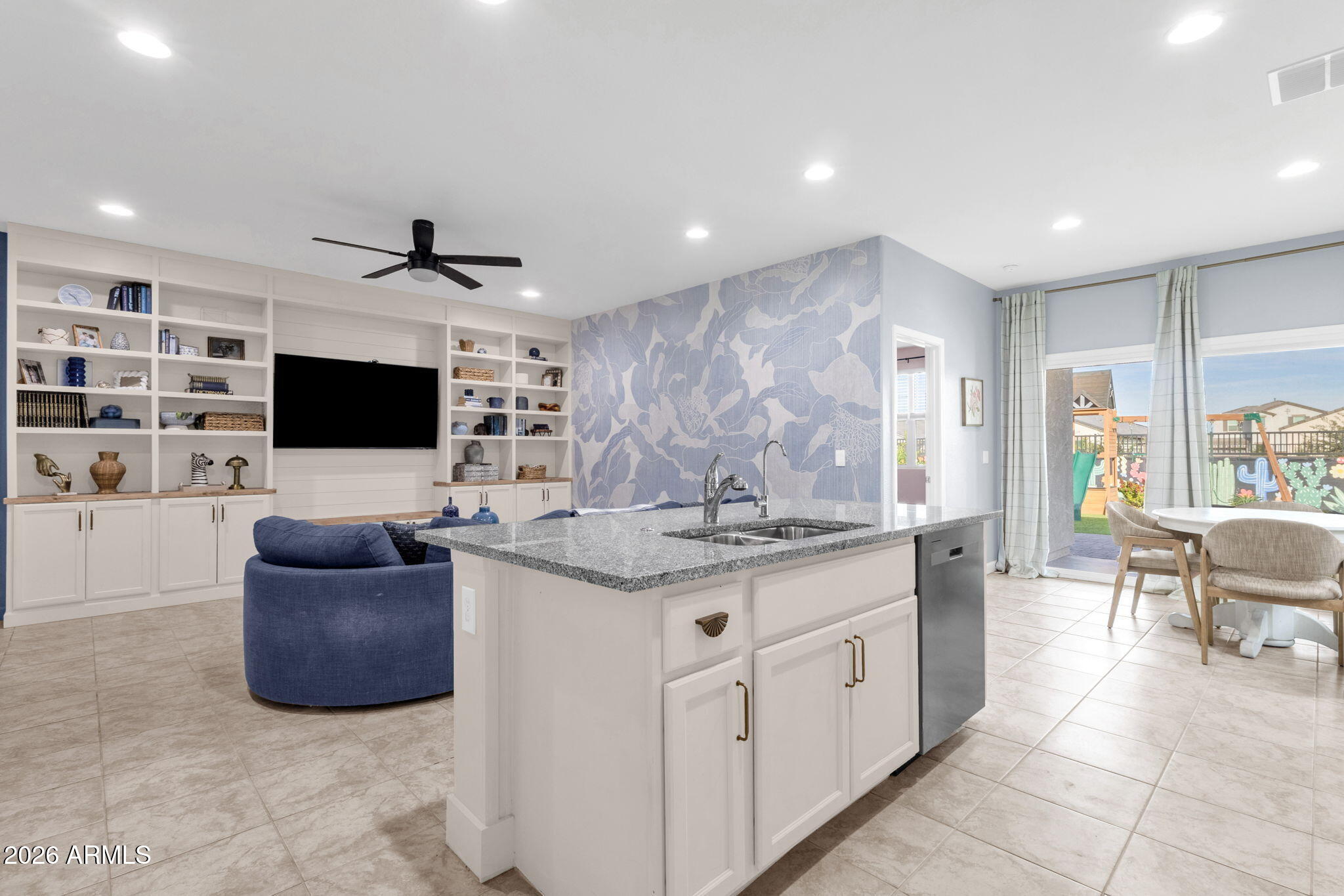 2532 W Shanley Avenue