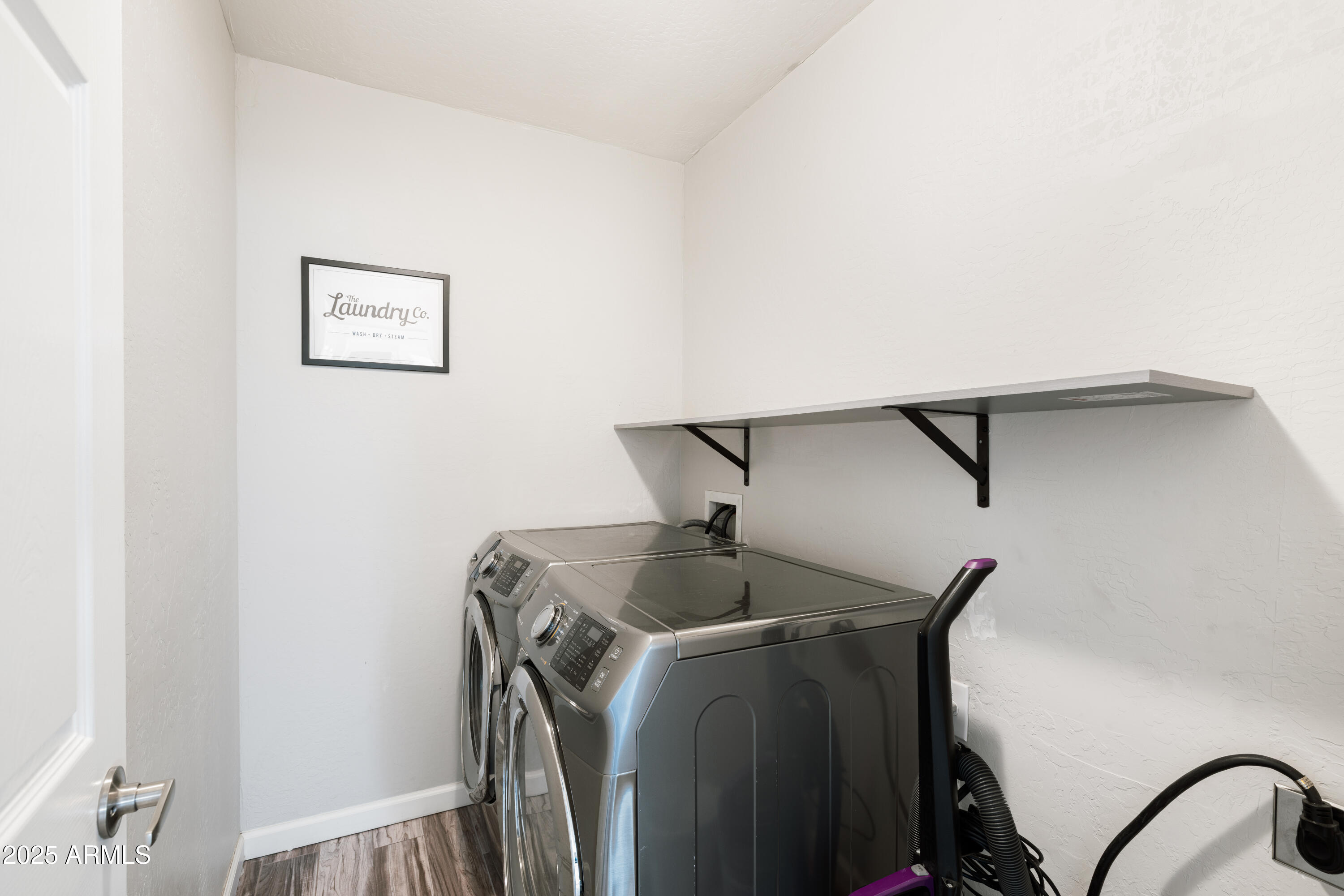 2318 W PINCHOT Avenue