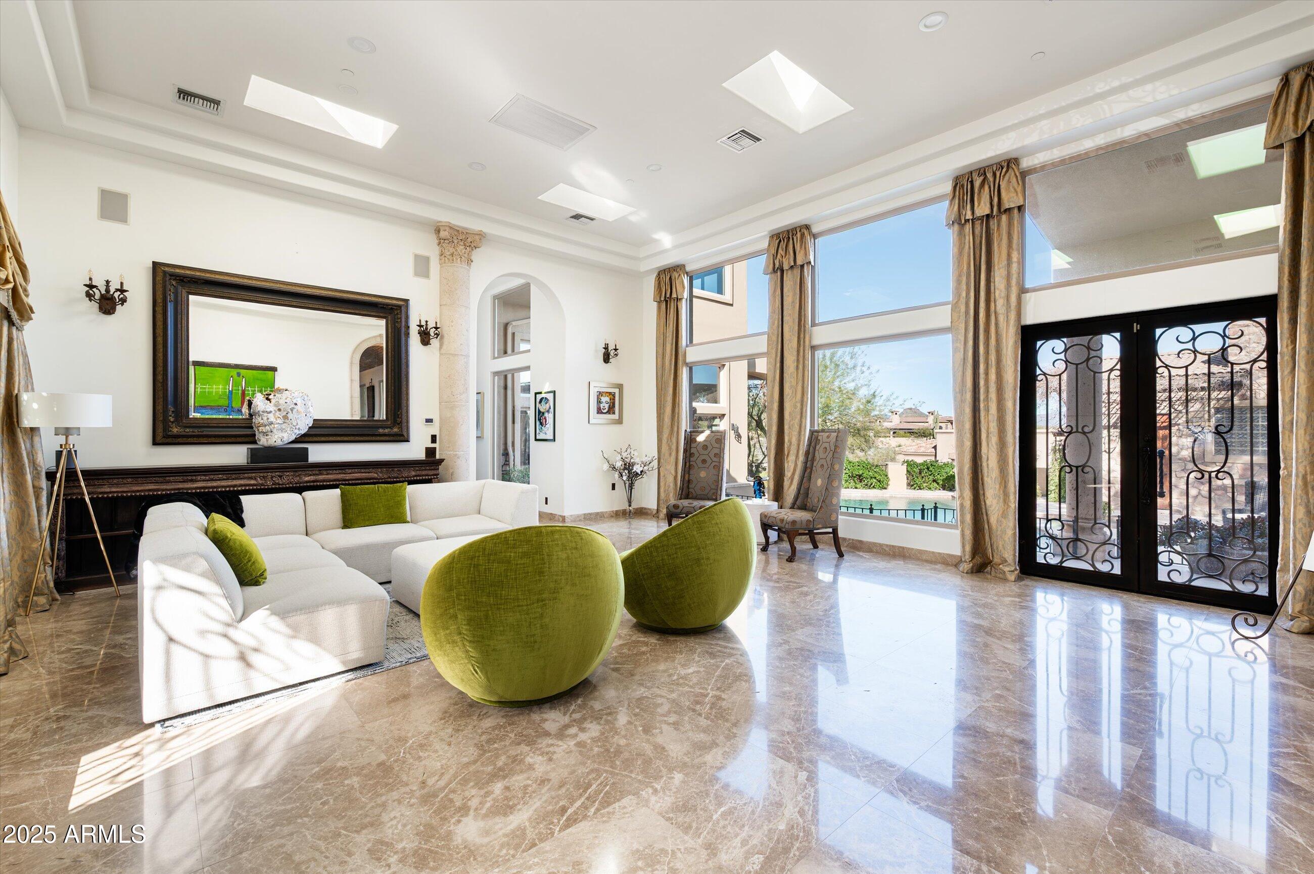 10638 E HEDGEHOG Place