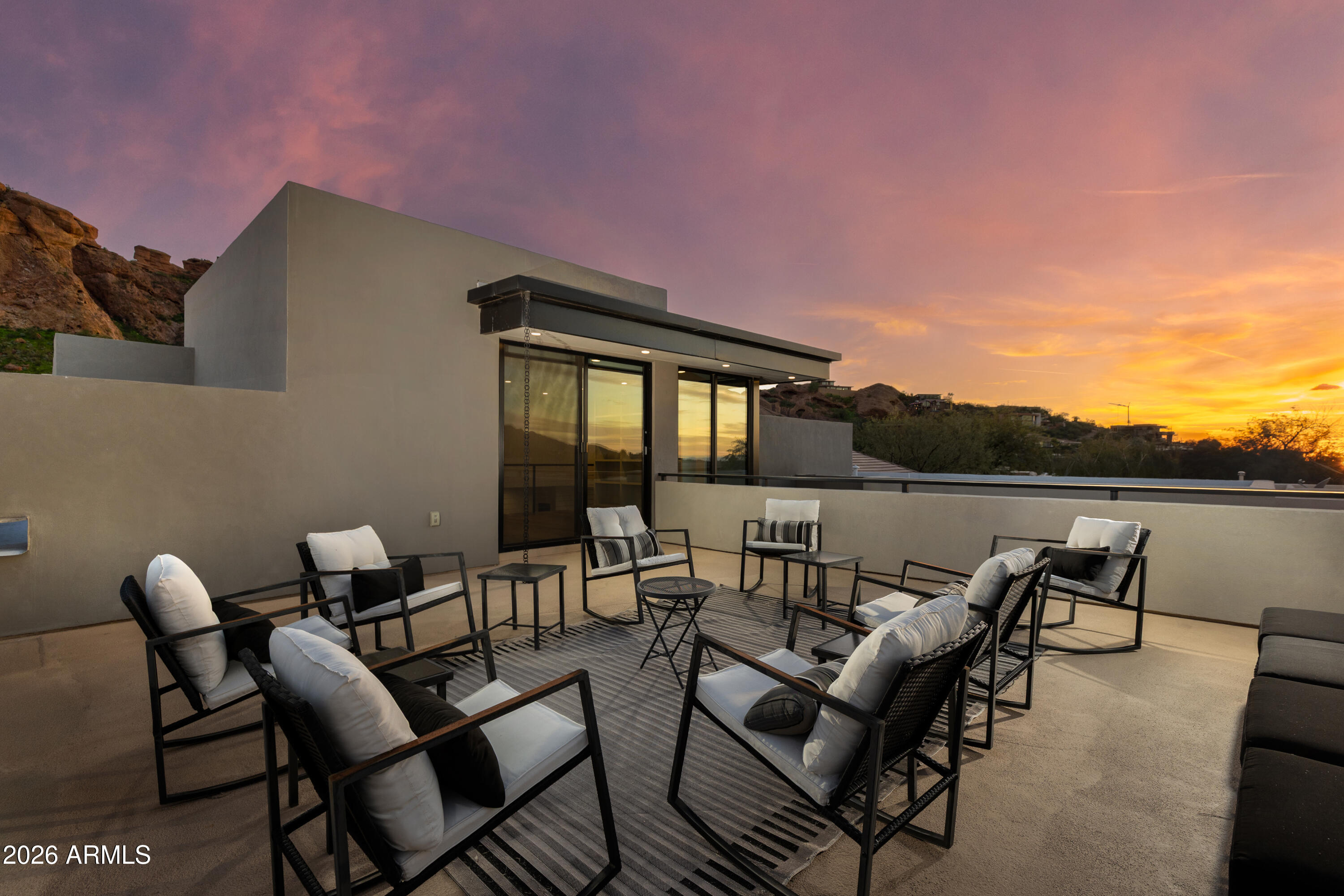 5935 N ECHO CANYON Lane