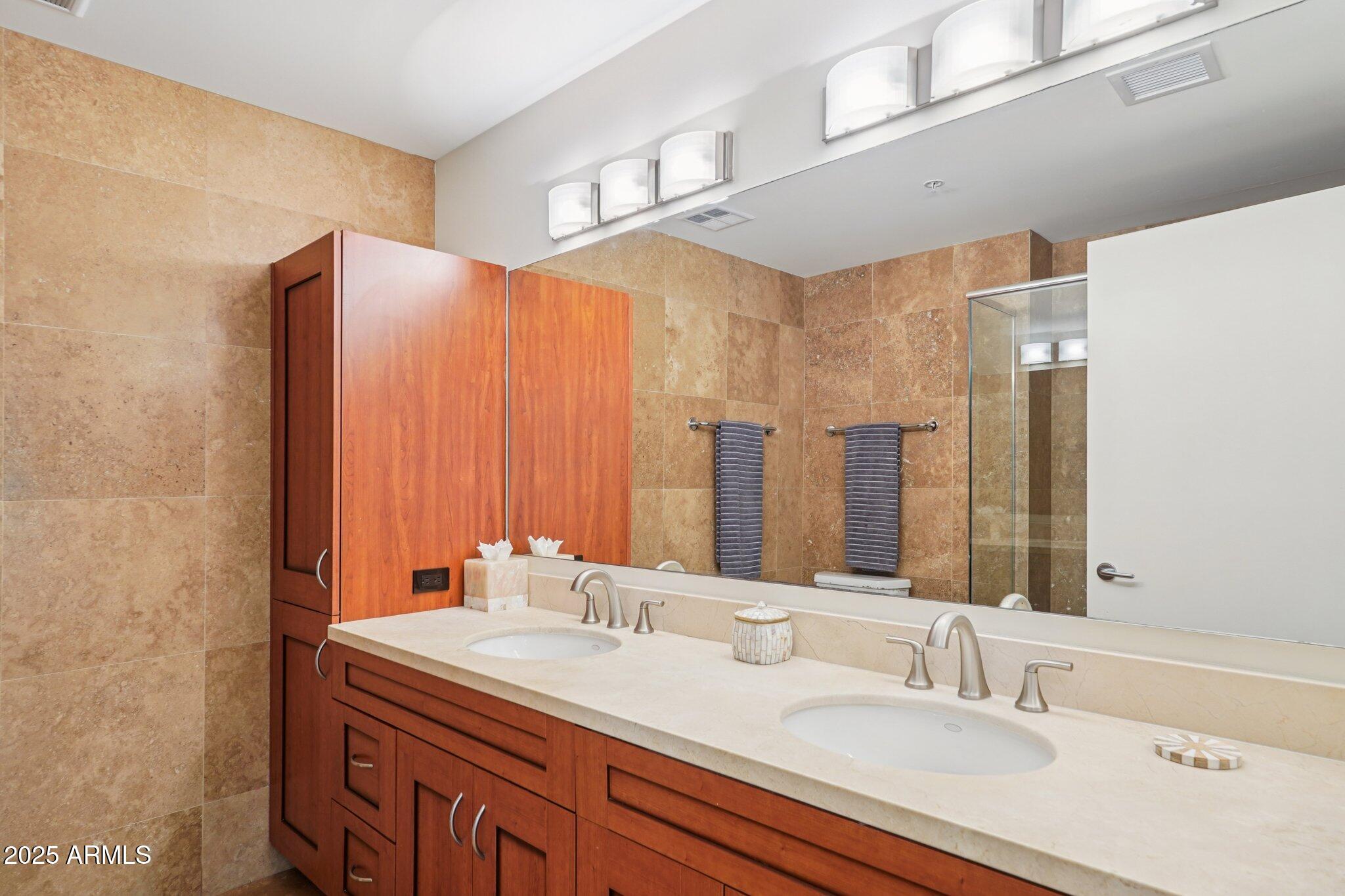 7161 E RANCHO VISTA Drive 2002