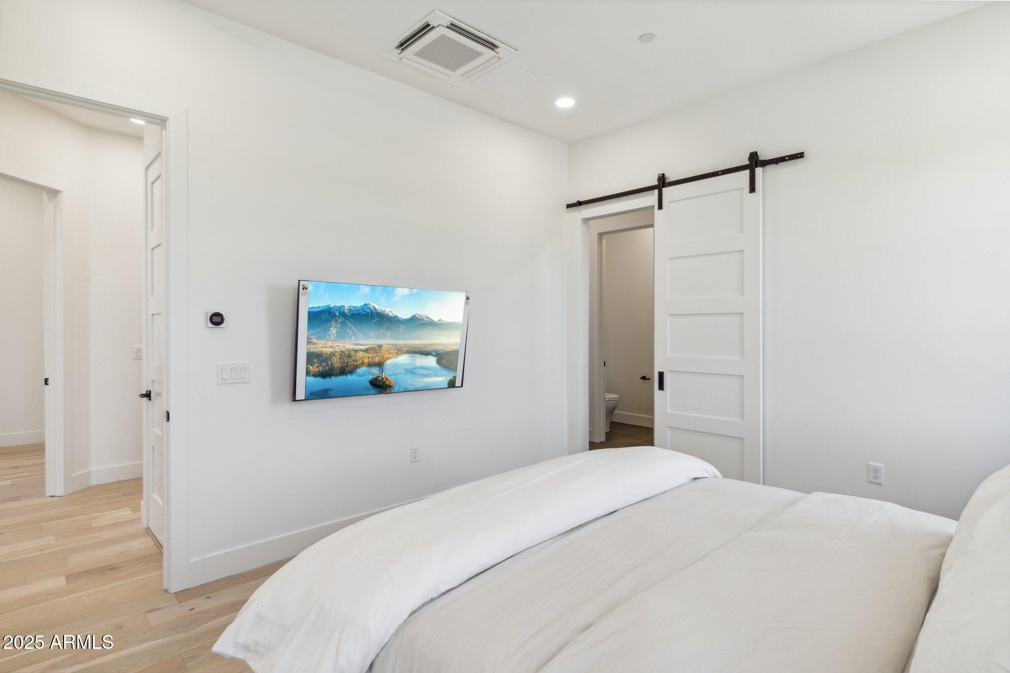 1501 N MILLER Road 1016