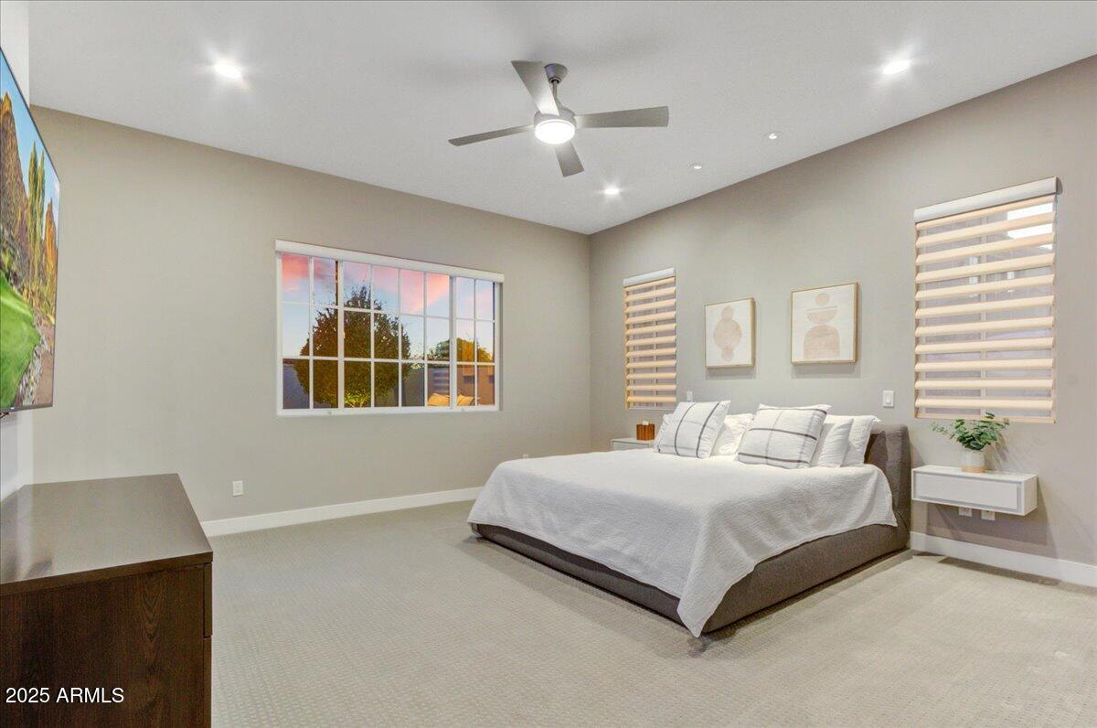 9467 E ROCKWOOD Drive