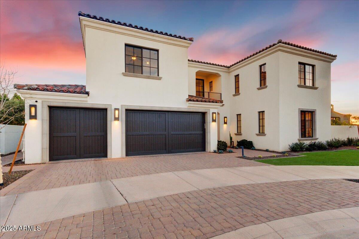 9467 E ROCKWOOD Drive