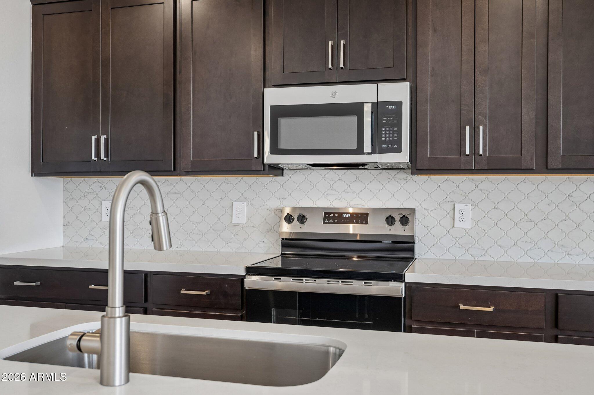 18223 W CAMINO DE ORO