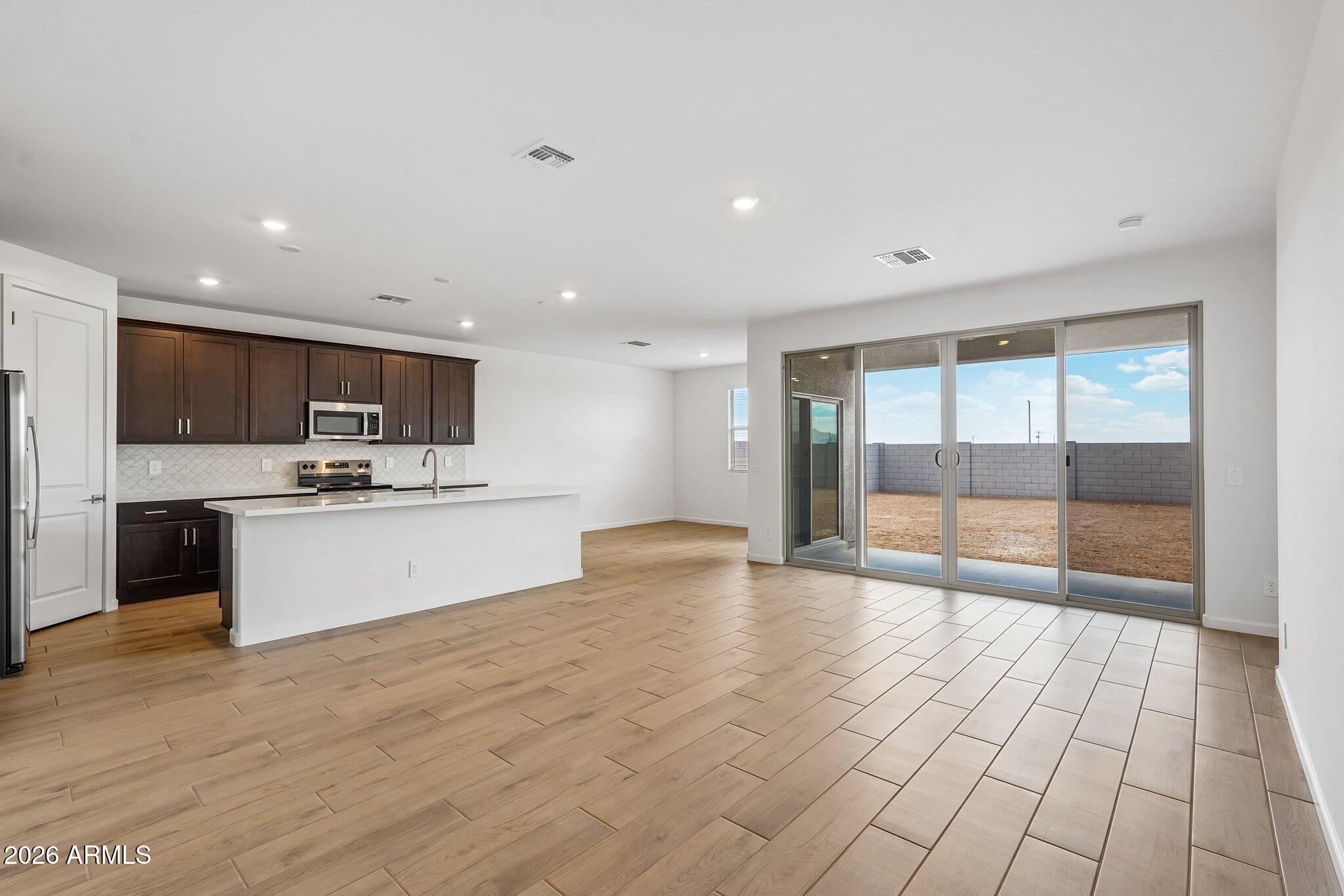 18223 W CAMINO DE ORO