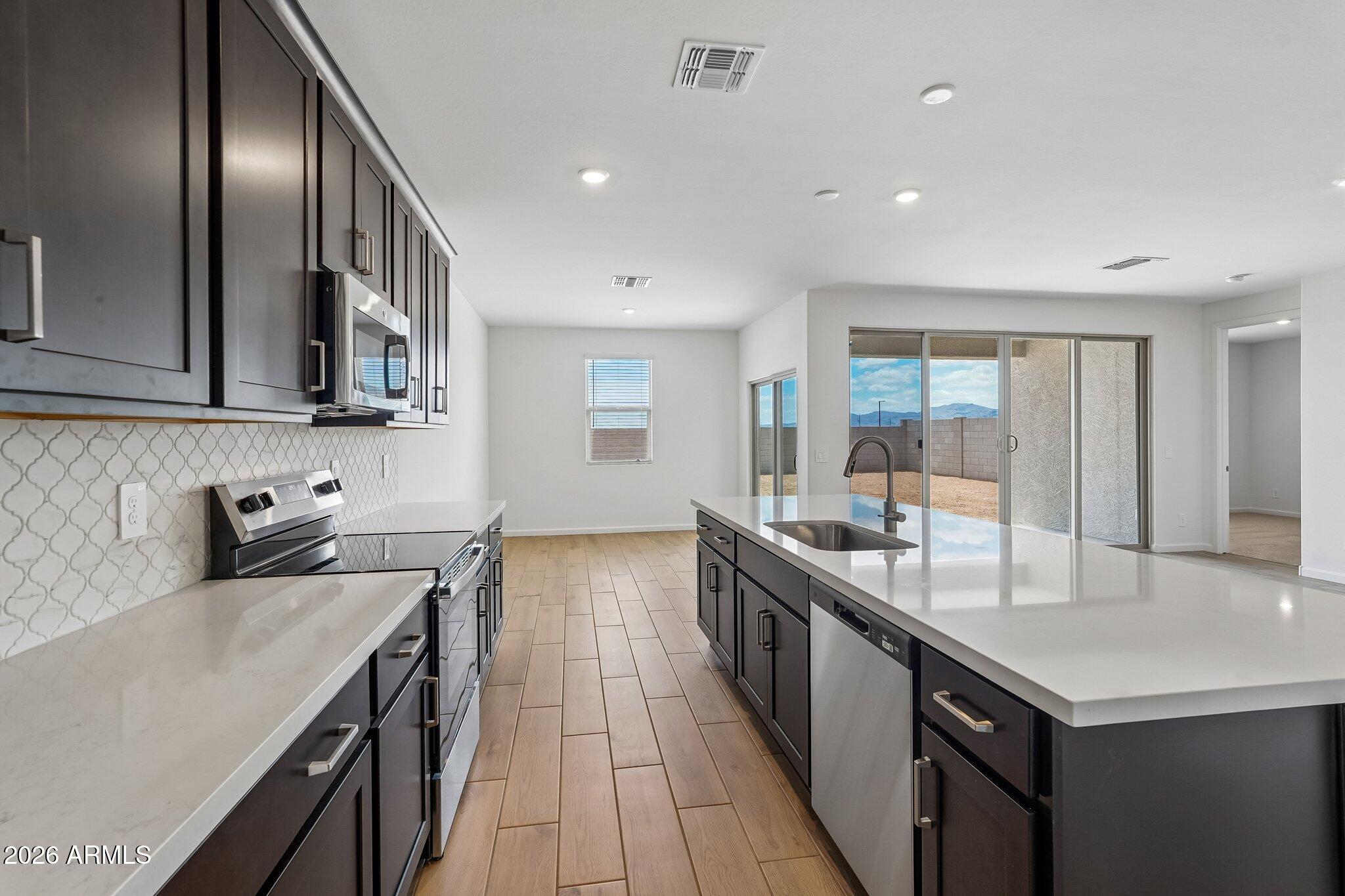 18223 W CAMINO DE ORO