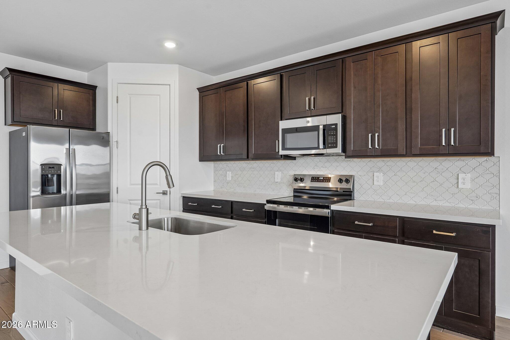 18223 W CAMINO DE ORO