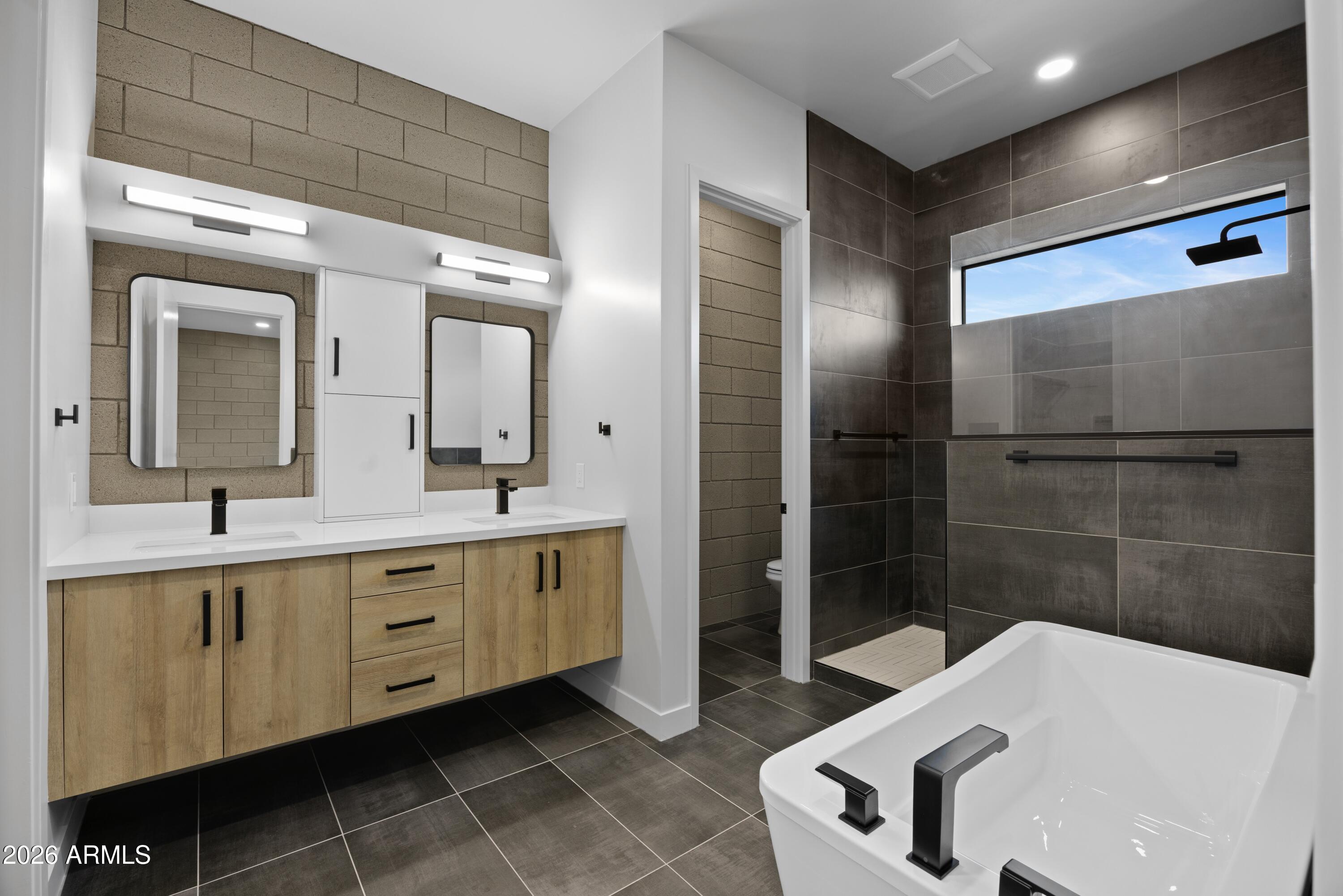 377 E WINDSOR Avenue 6