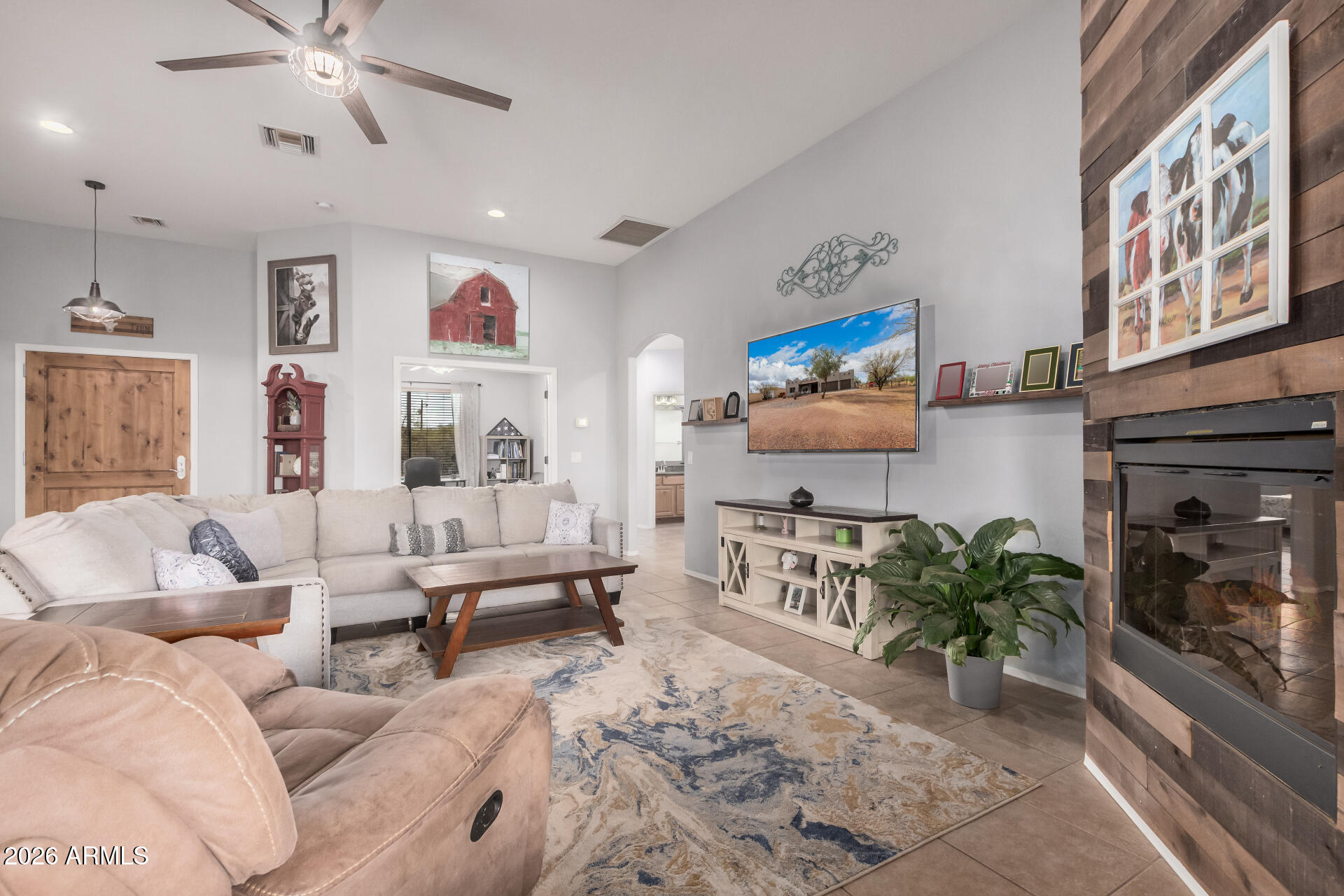 42419 N CENTRAL Avenue