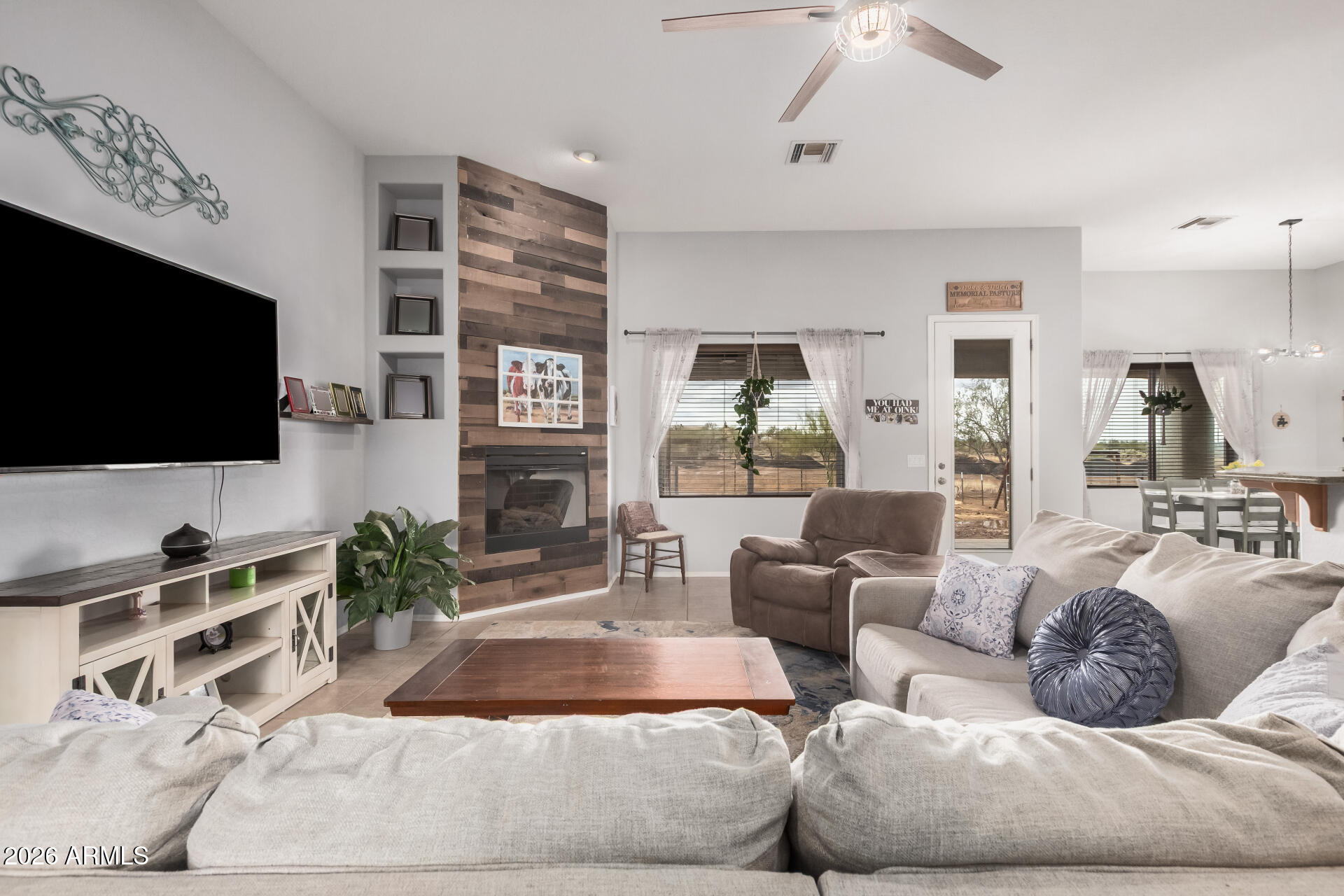 42419 N CENTRAL Avenue