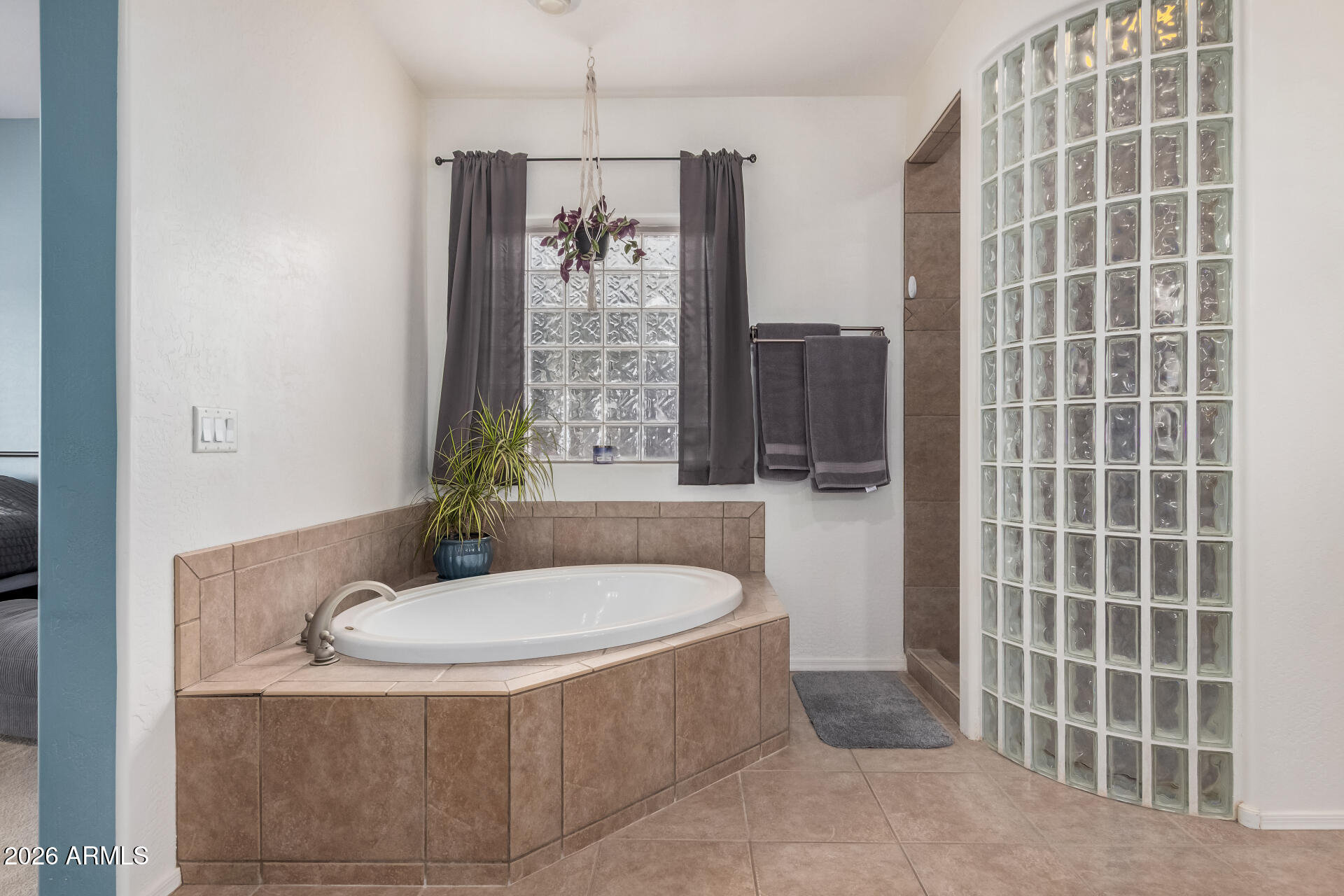 42419 N CENTRAL Avenue