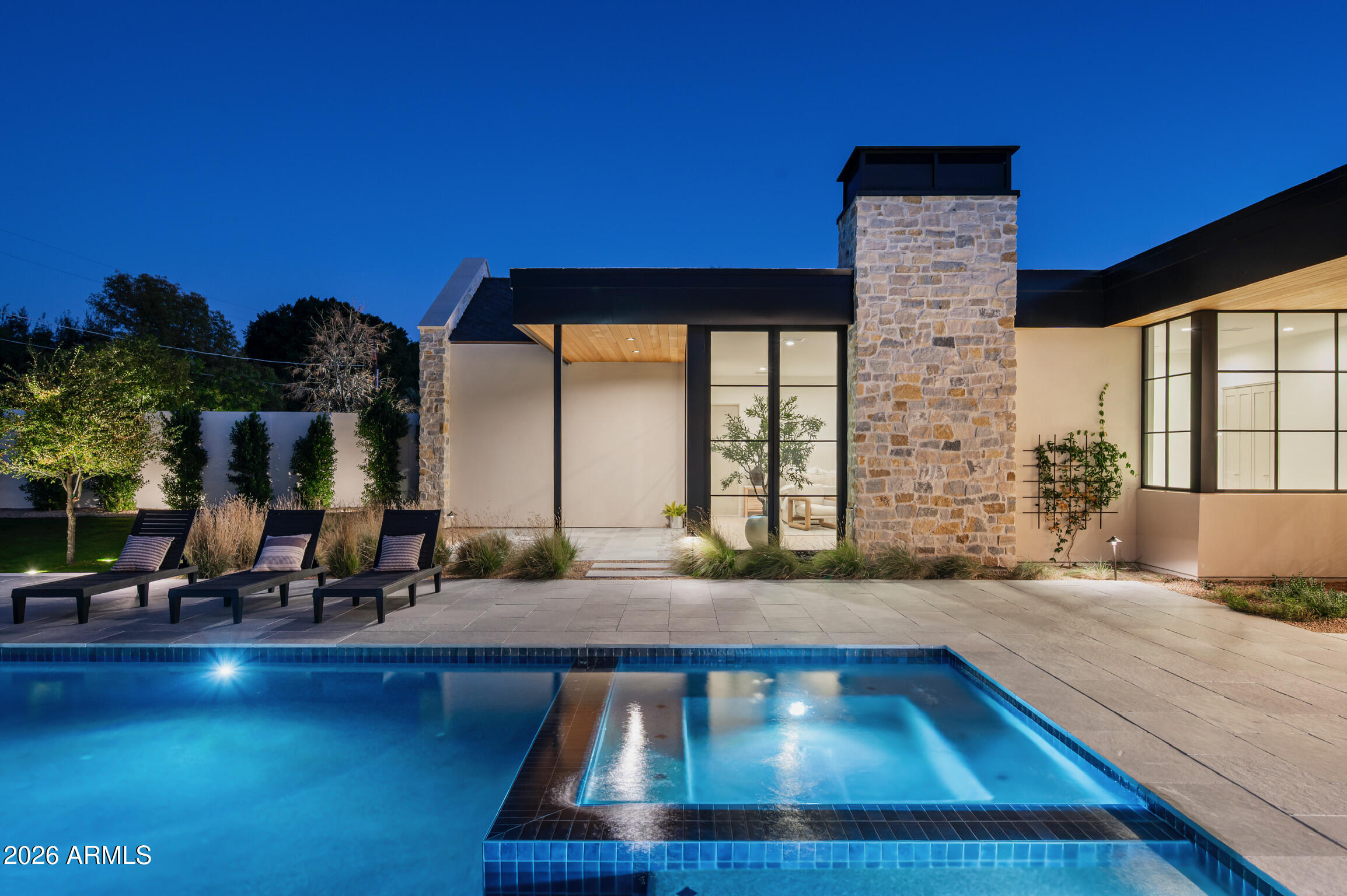 4864 E LAFAYETTE Boulevard