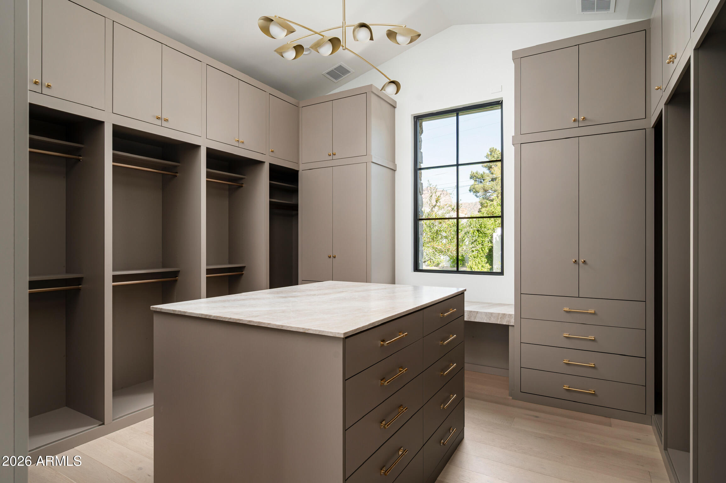 4864 E LAFAYETTE Boulevard