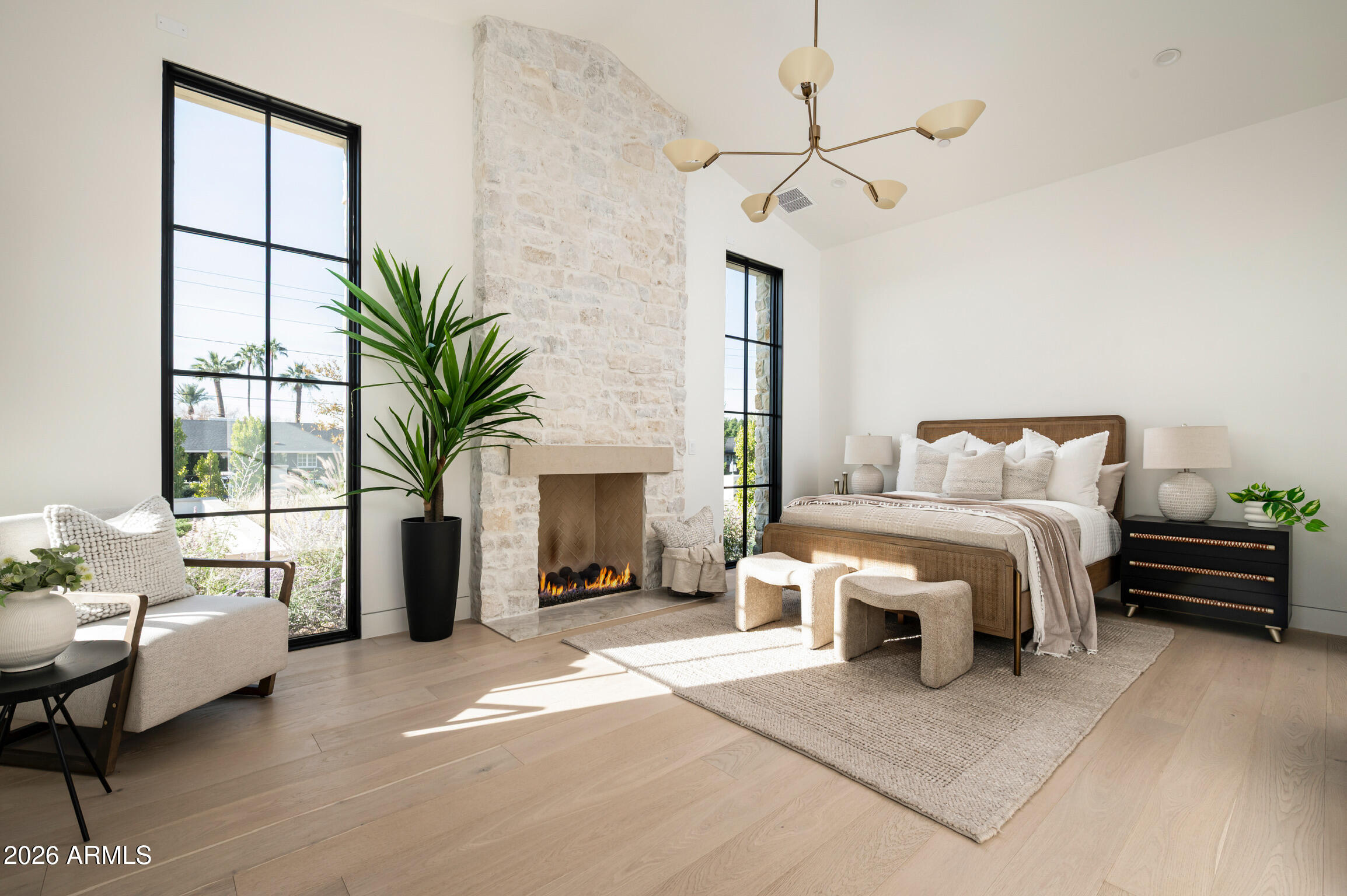 4864 E LAFAYETTE Boulevard