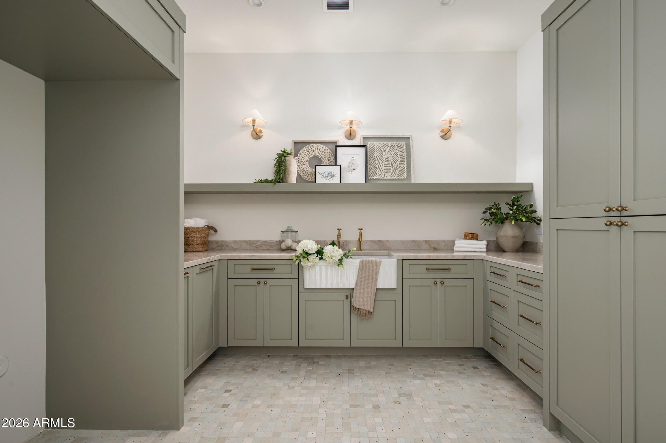 4864 E LAFAYETTE Boulevard