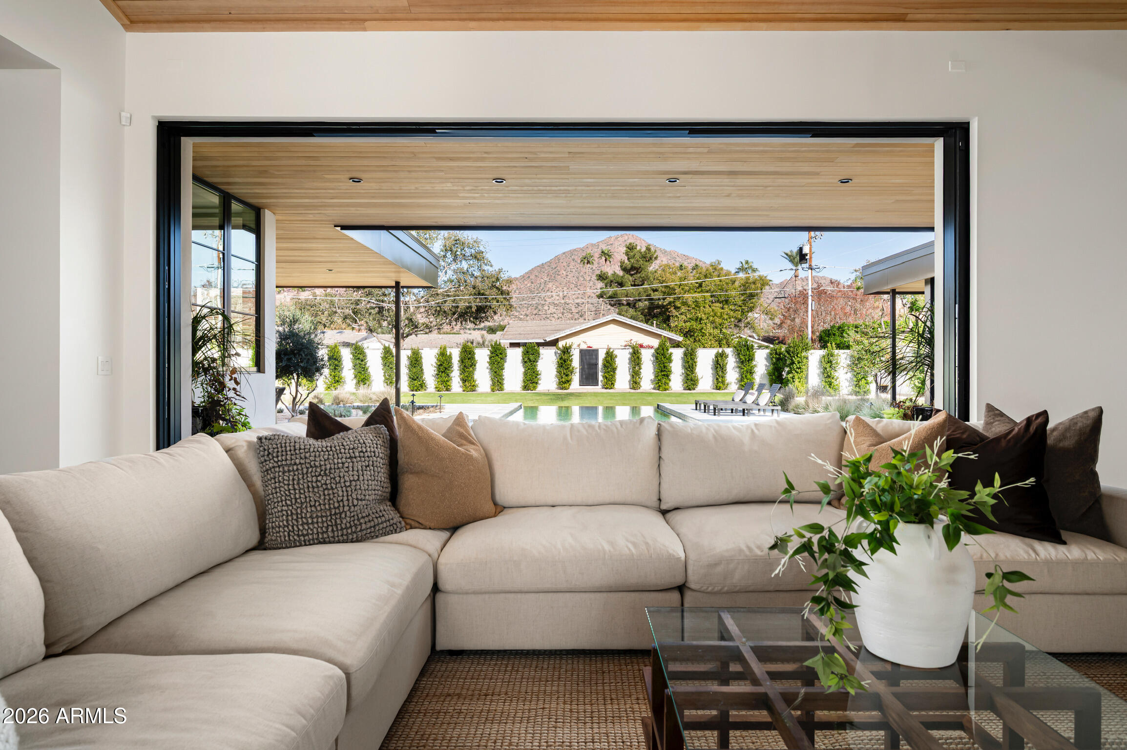 4864 E LAFAYETTE Boulevard