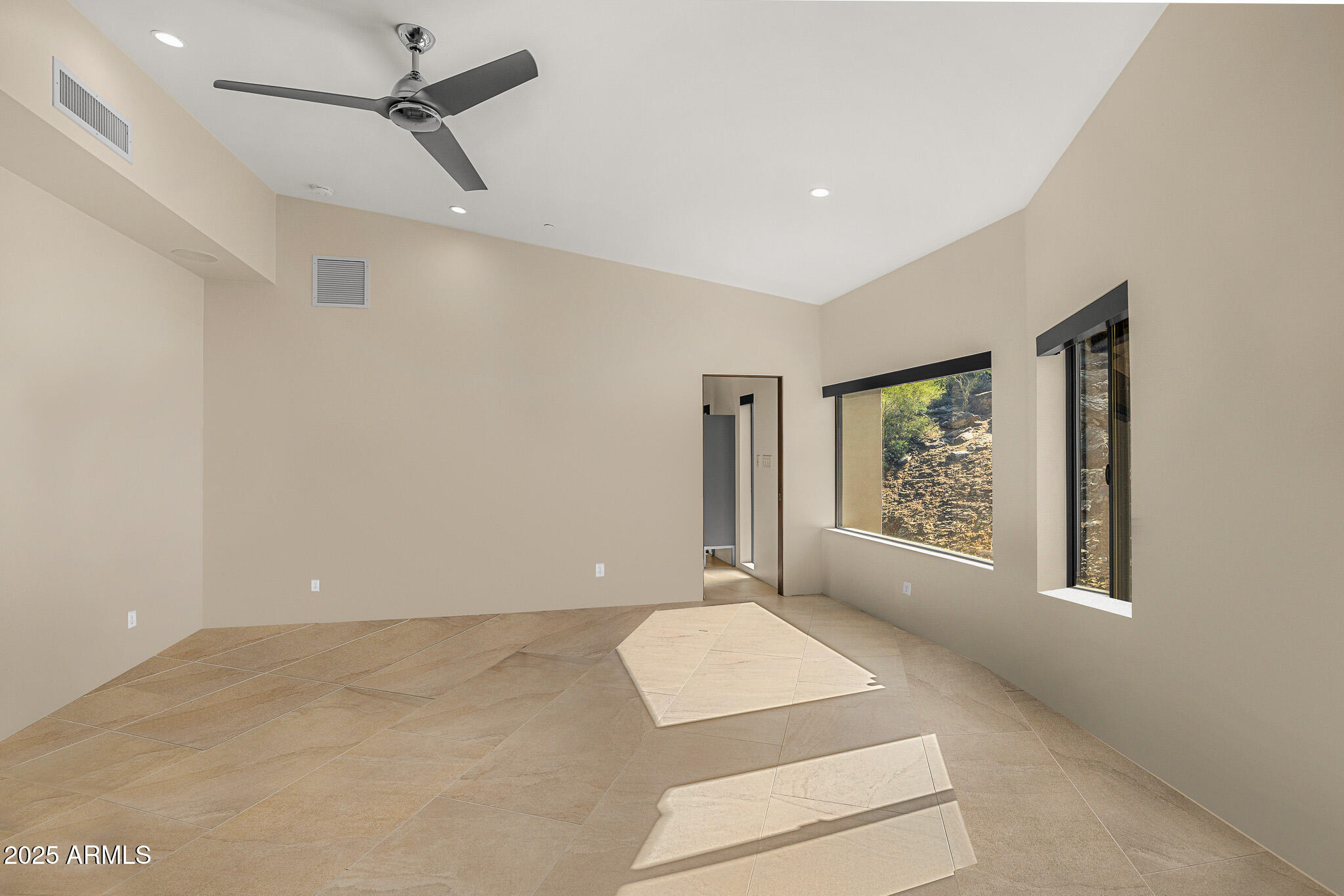 6331 E Hummingbird Lane