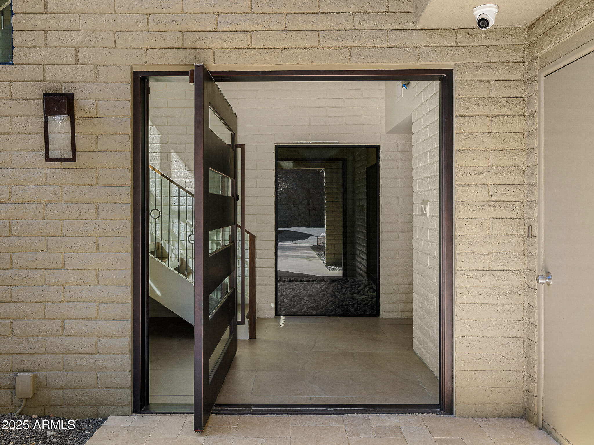 6331 E Hummingbird Lane