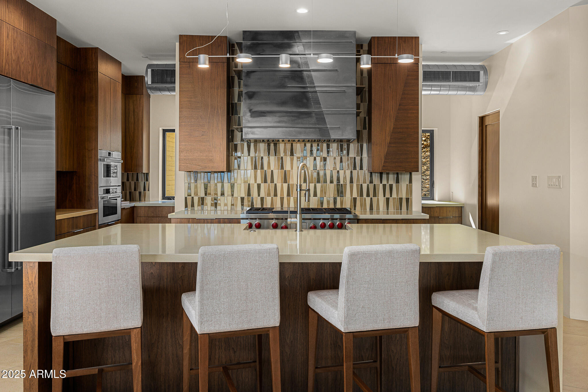 6331 E Hummingbird Lane