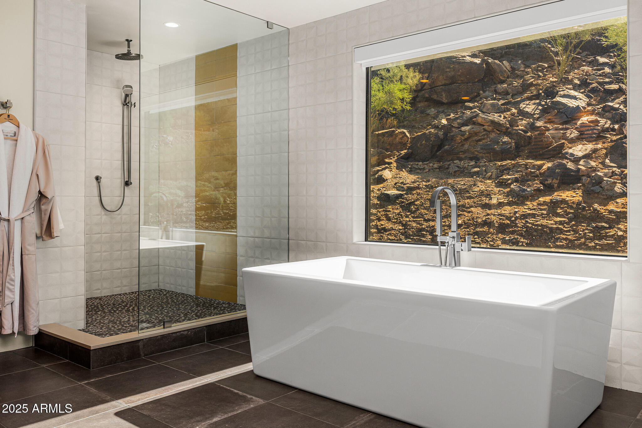 6331 E Hummingbird Lane