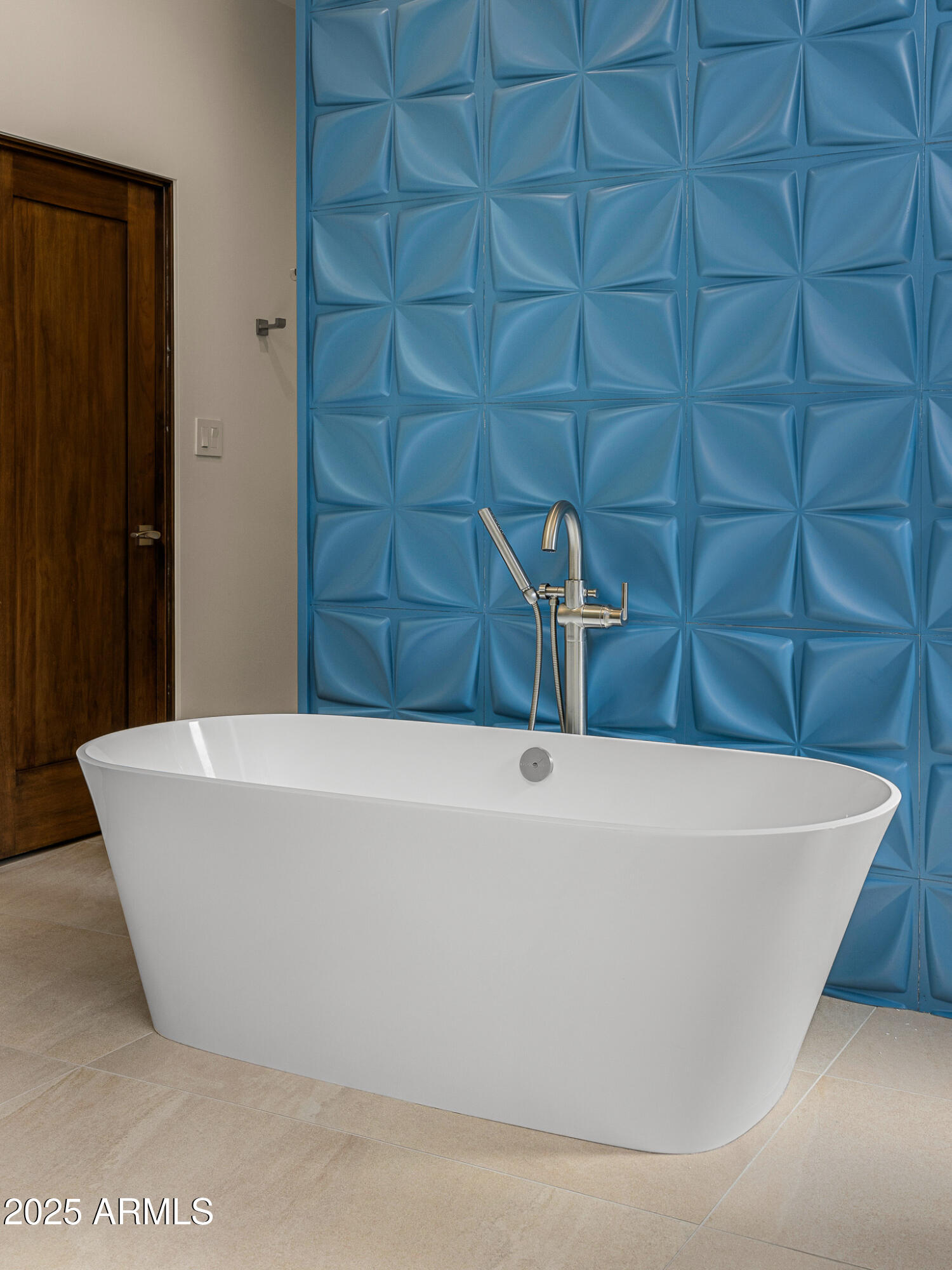 6331 E Hummingbird Lane