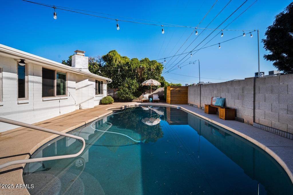 8221 E EDGEMONT Avenue