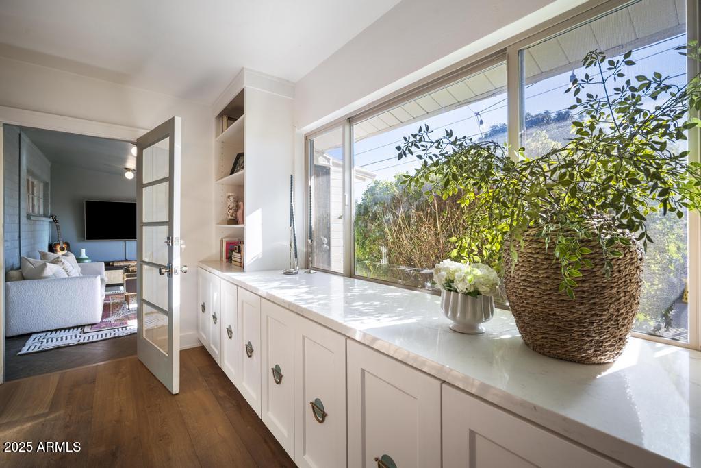 8221 E EDGEMONT Avenue