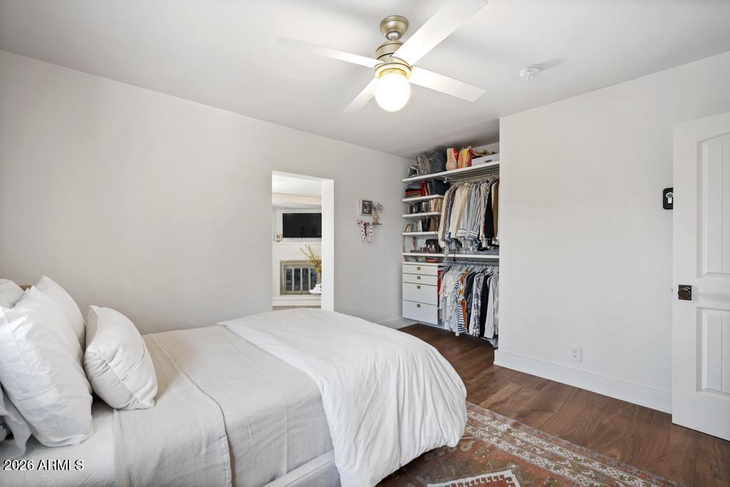 8221 E EDGEMONT Avenue