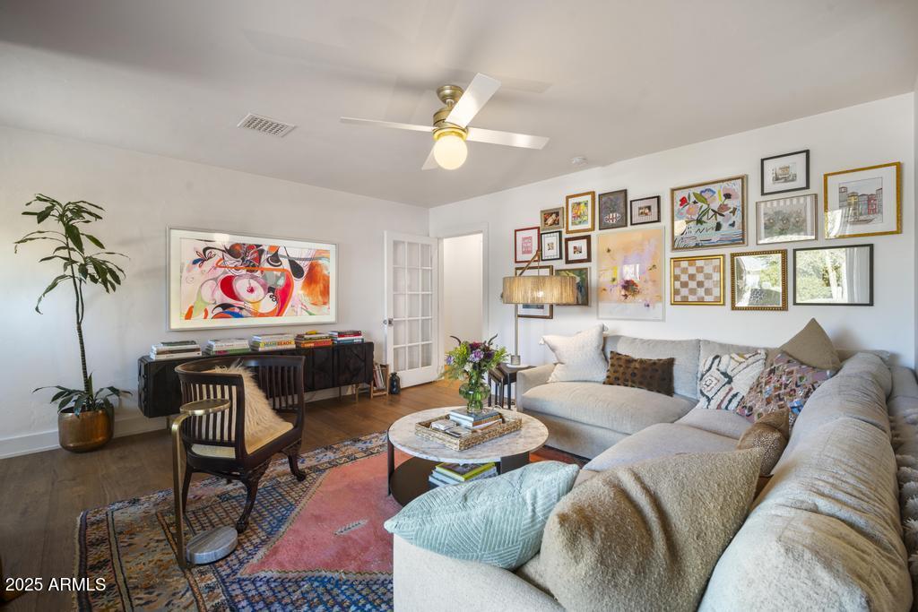 8221 E EDGEMONT Avenue