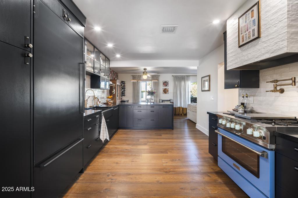 8221 E EDGEMONT Avenue