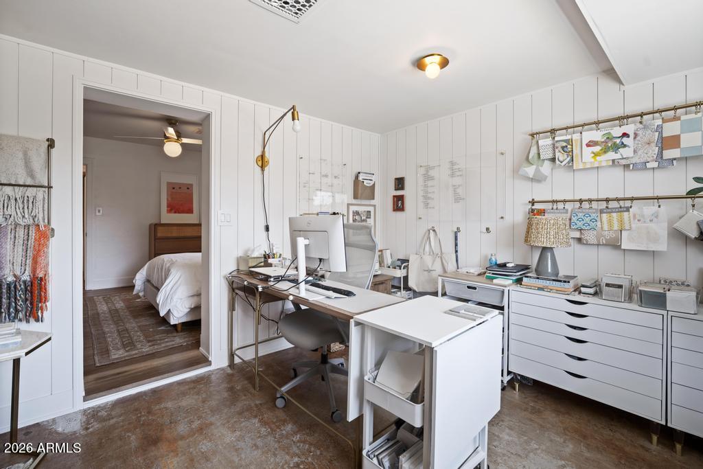 8221 E EDGEMONT Avenue