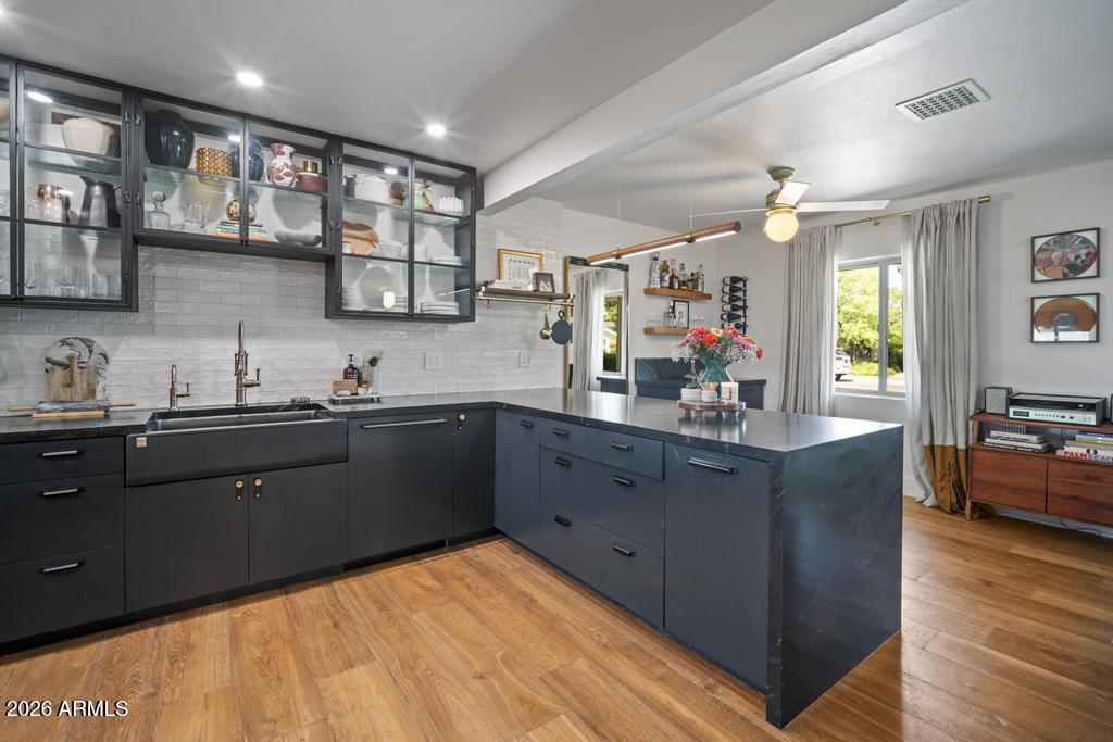 8221 E EDGEMONT Avenue