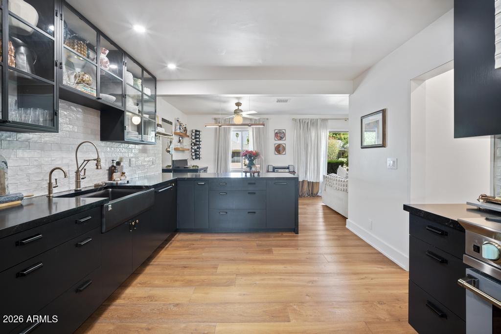 8221 E EDGEMONT Avenue