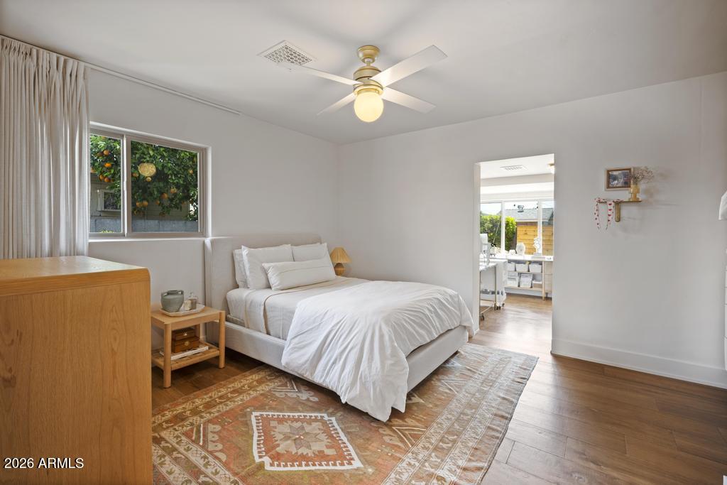 8221 E EDGEMONT Avenue