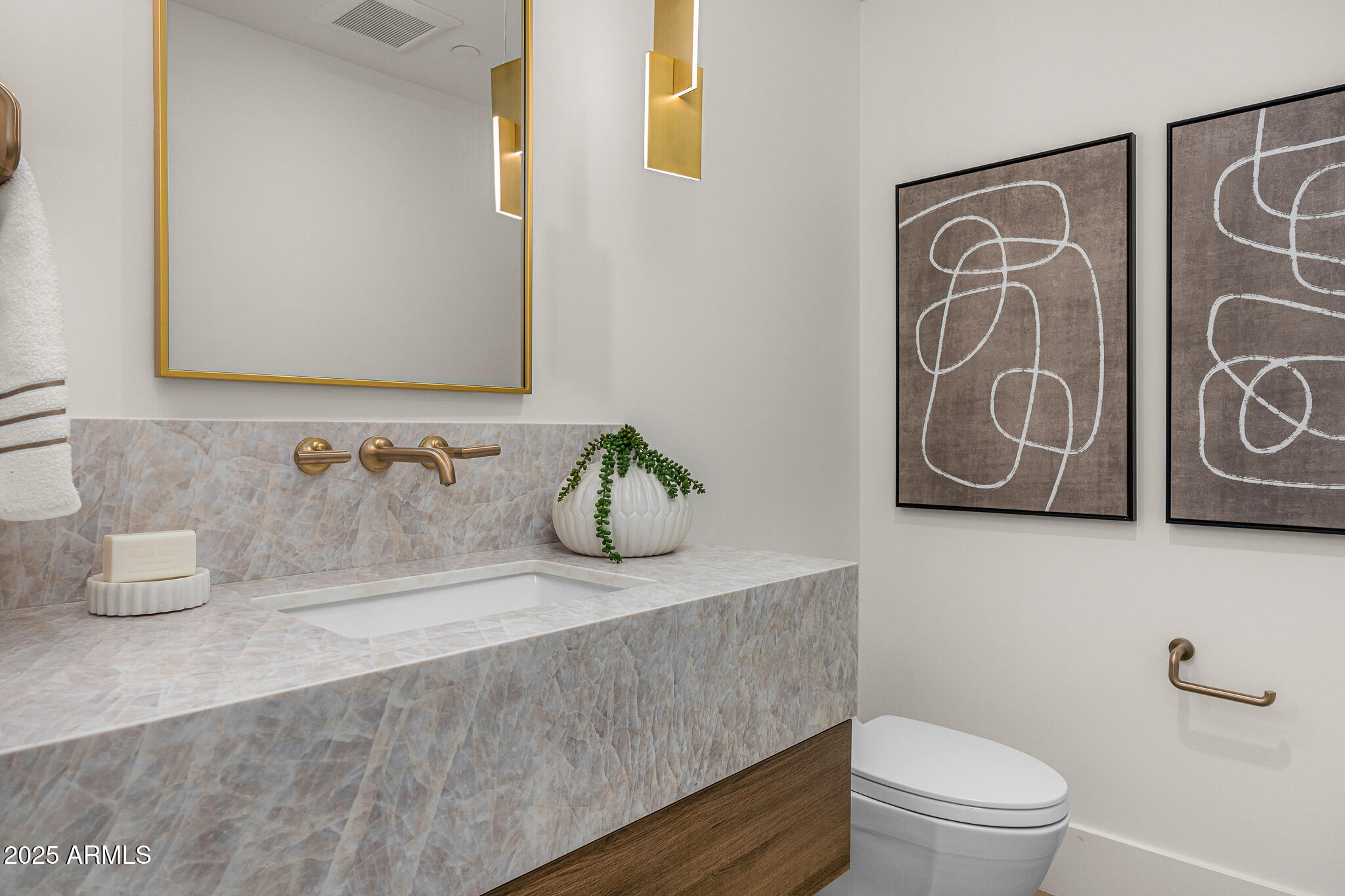 5355 E DESERT VISTA Road