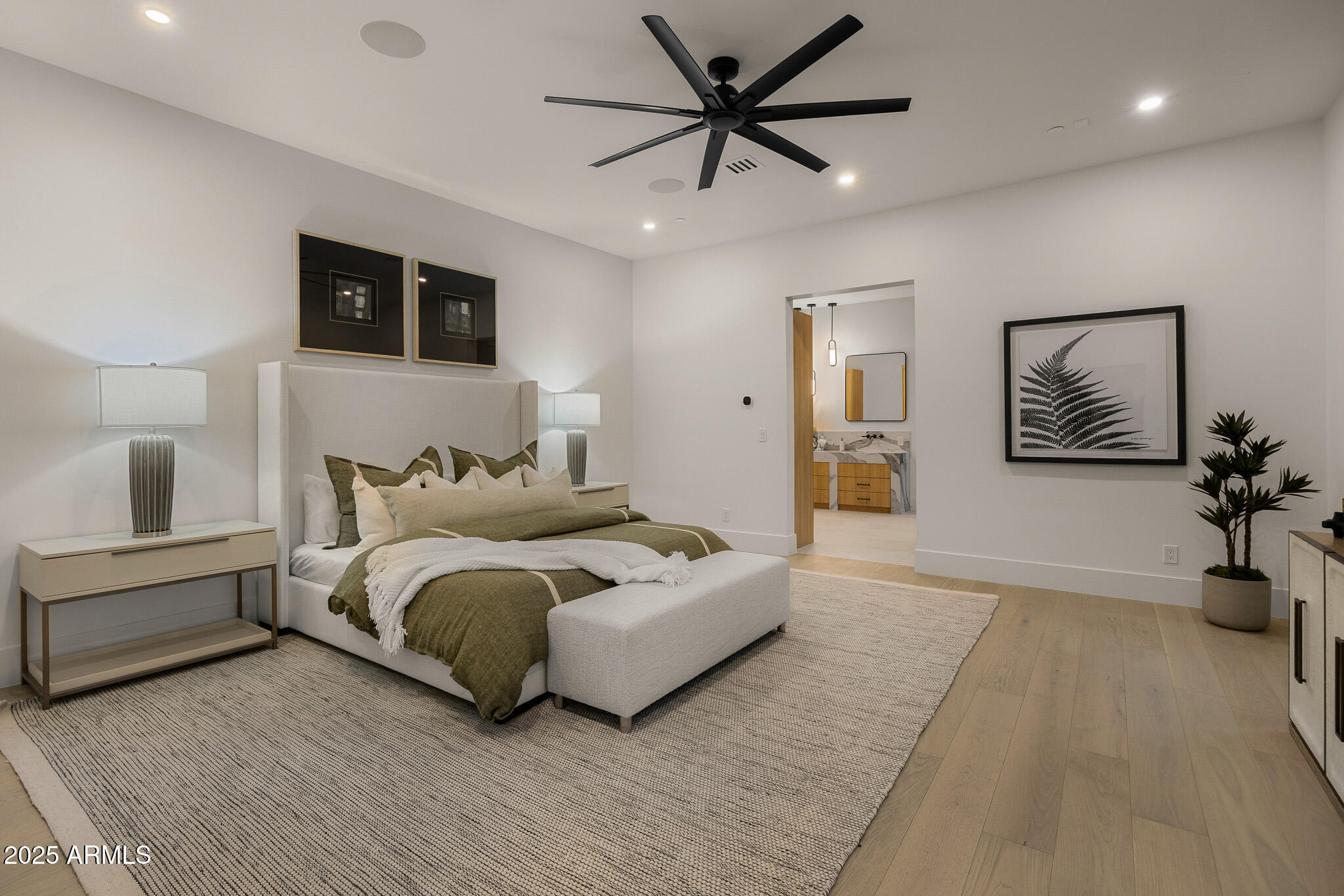 5355 E DESERT VISTA Road