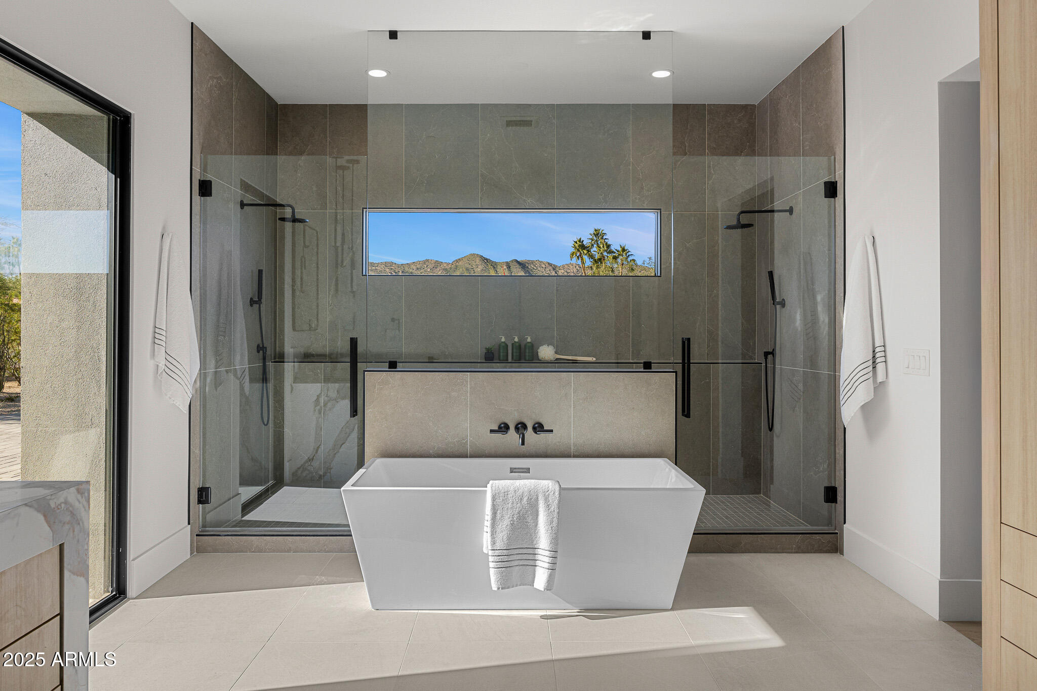 5355 E DESERT VISTA Road