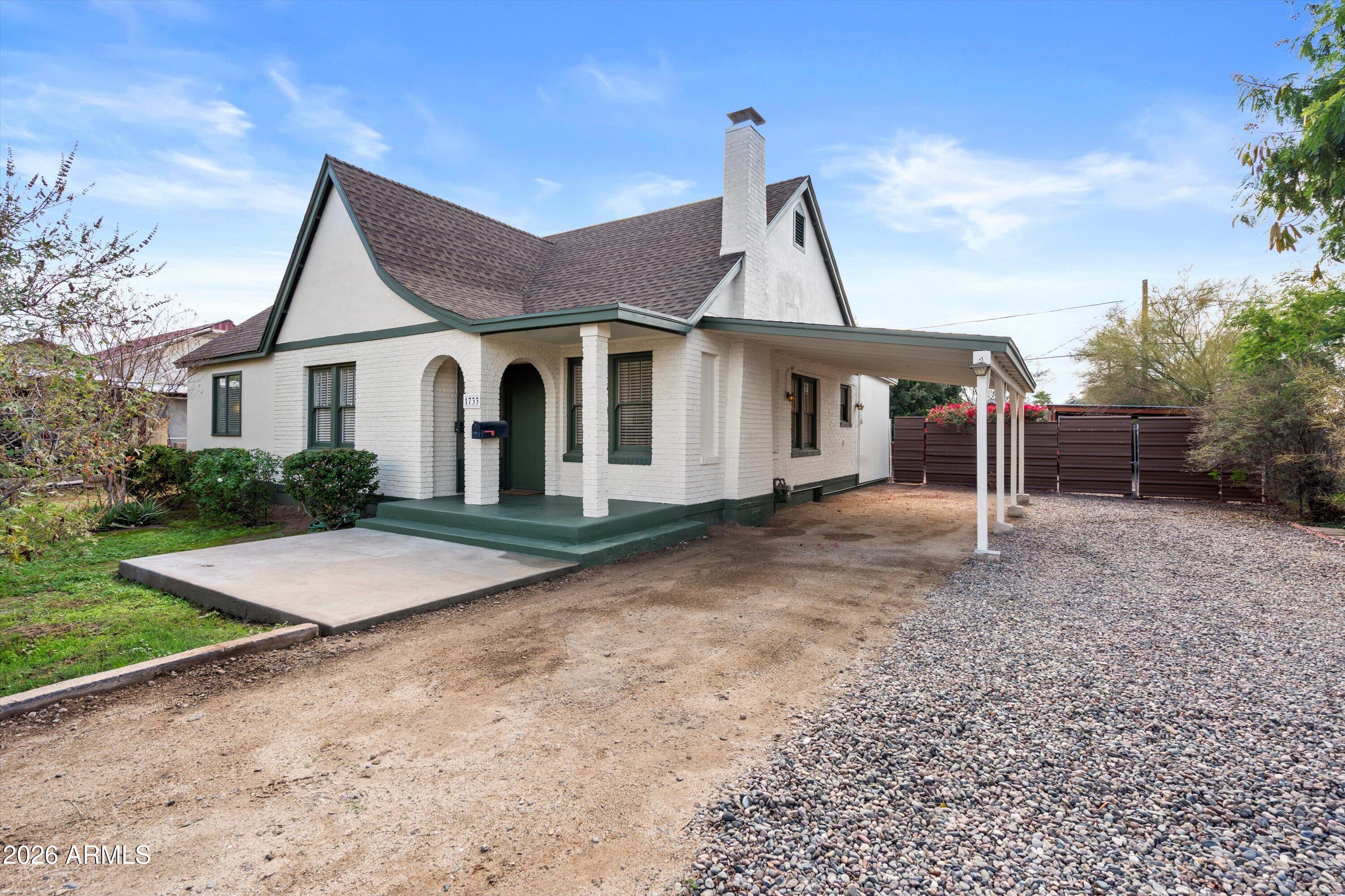 1733 E HARVARD Street