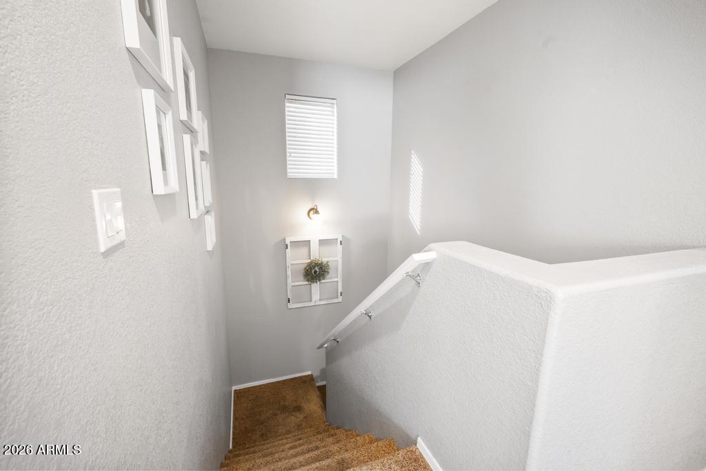 5812 E HOLMES Avenue