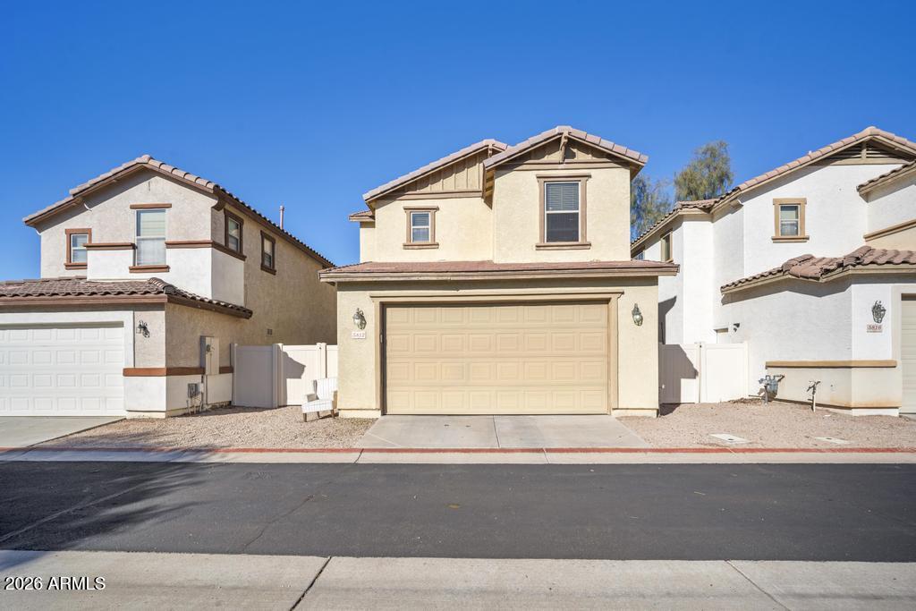 5812 E HOLMES Avenue