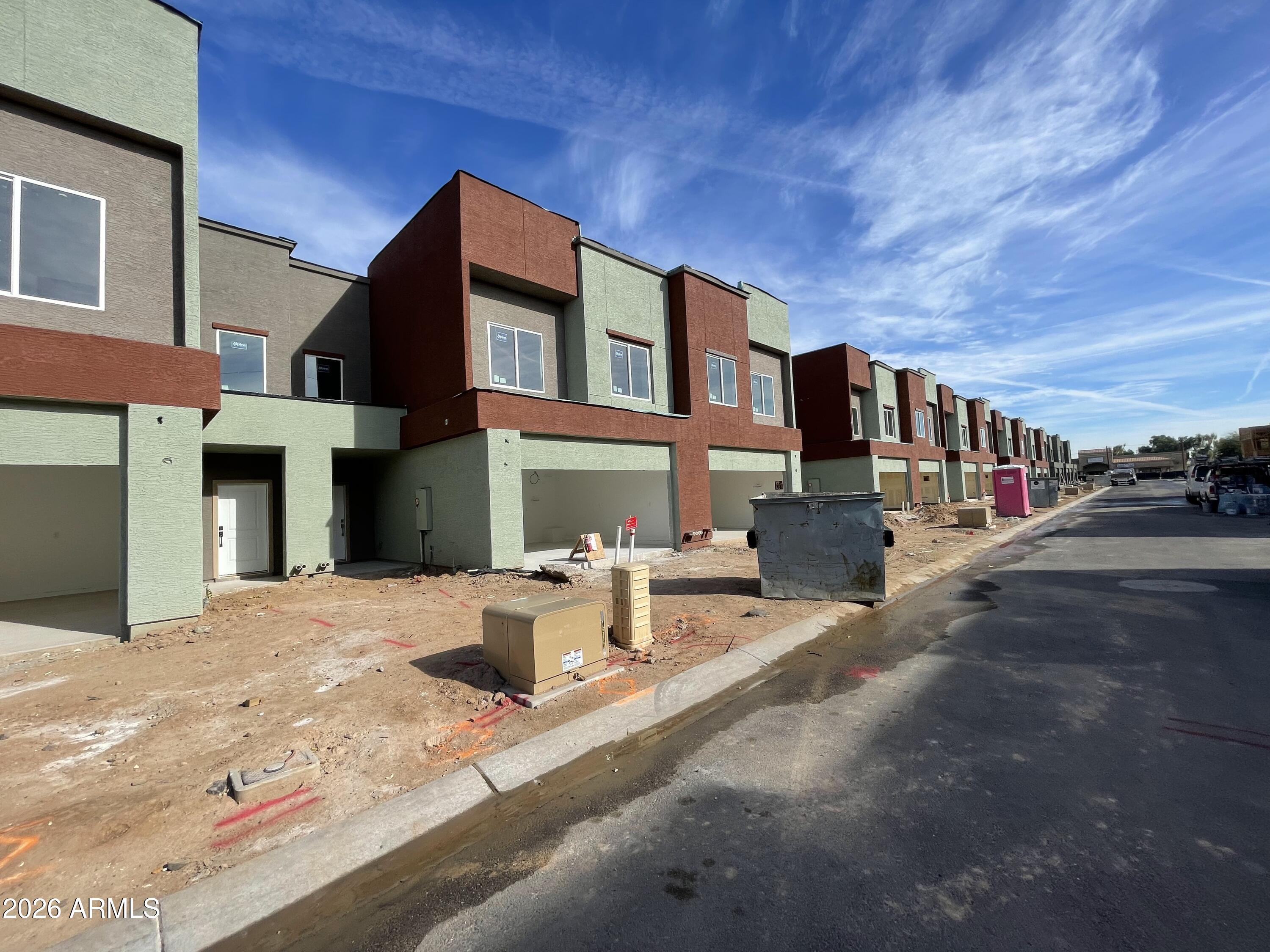 602 E WILLETTA Street